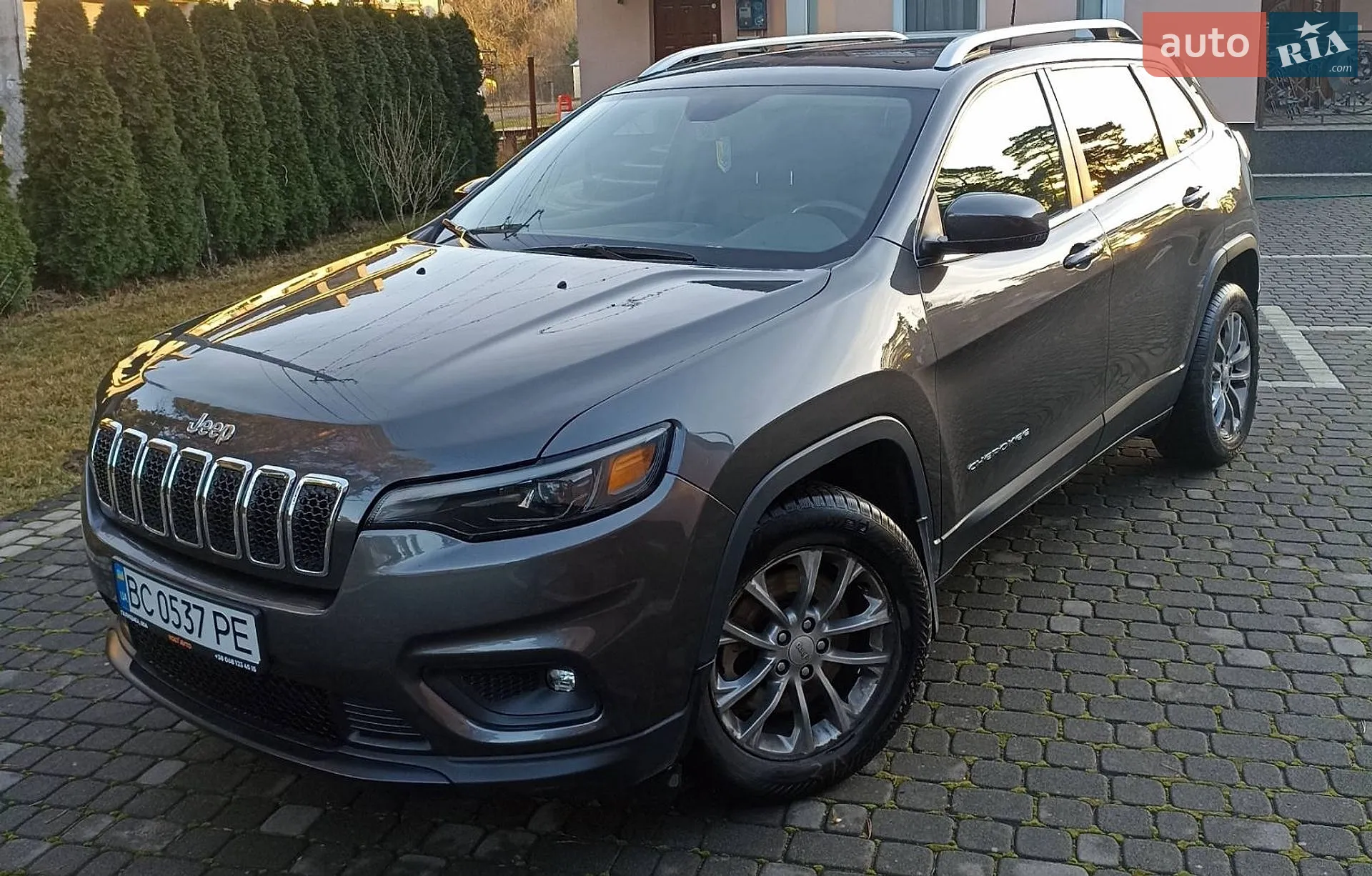 2019 Jeep Cherokee - мініатюра 2
