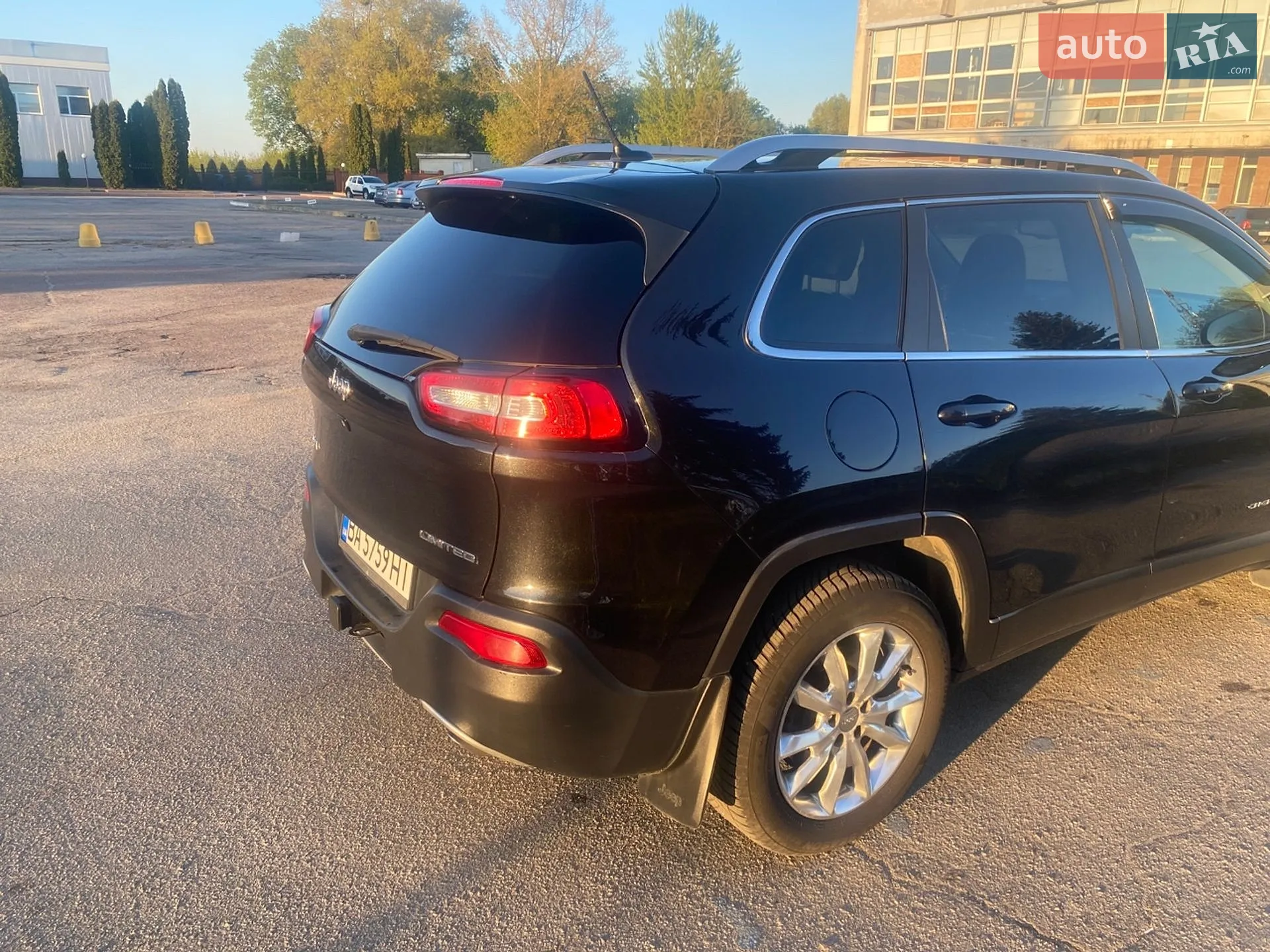 2015 Jeep Cherokee - мініатюра 6