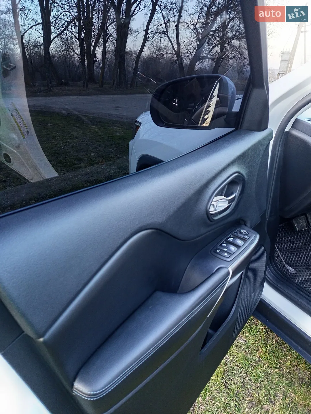 2018 Jeep Cherokee - мініатюра 3