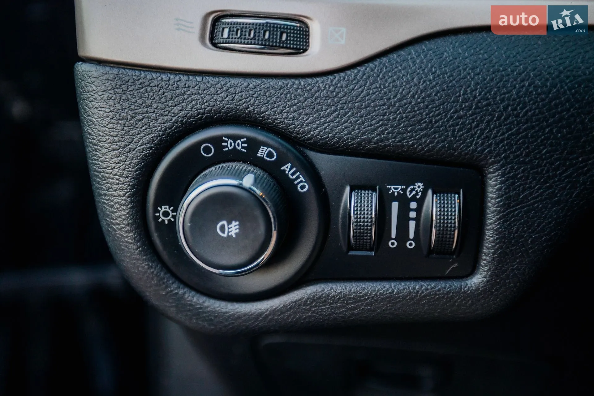 2016 Jeep Cherokee - мініатюра 61