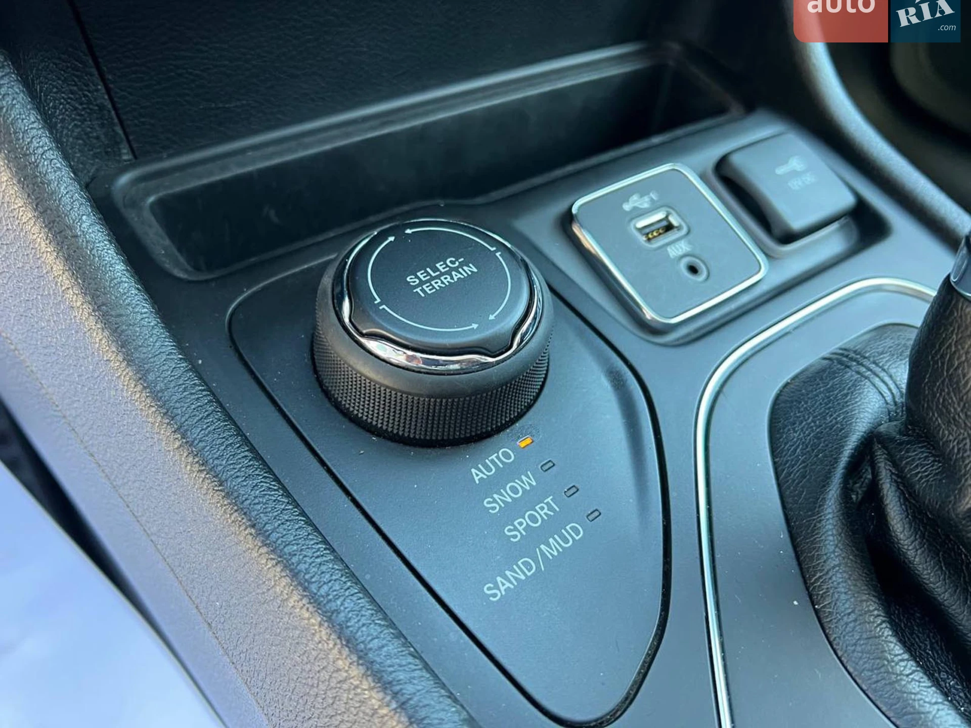2019 Jeep Cherokee - мініатюра 32