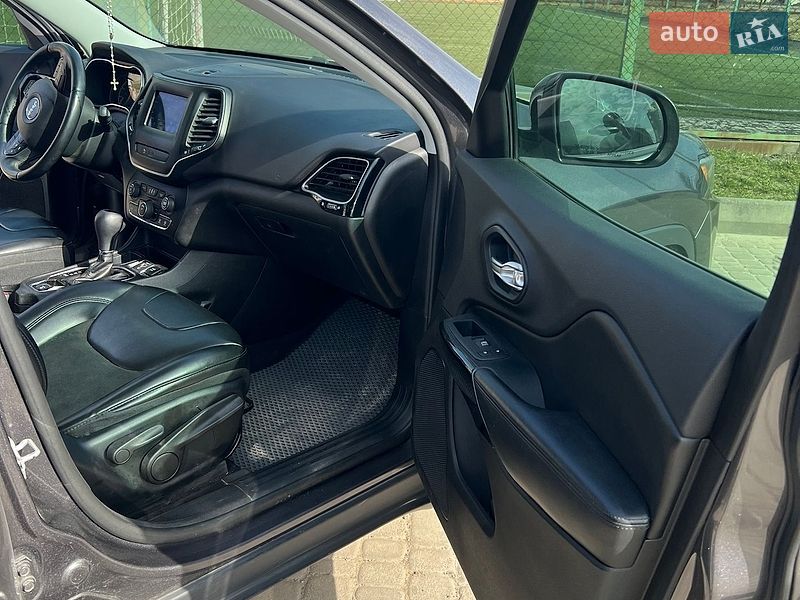Внедорожник / Кроссовер Jeep Cherokee 2018 в Самборе