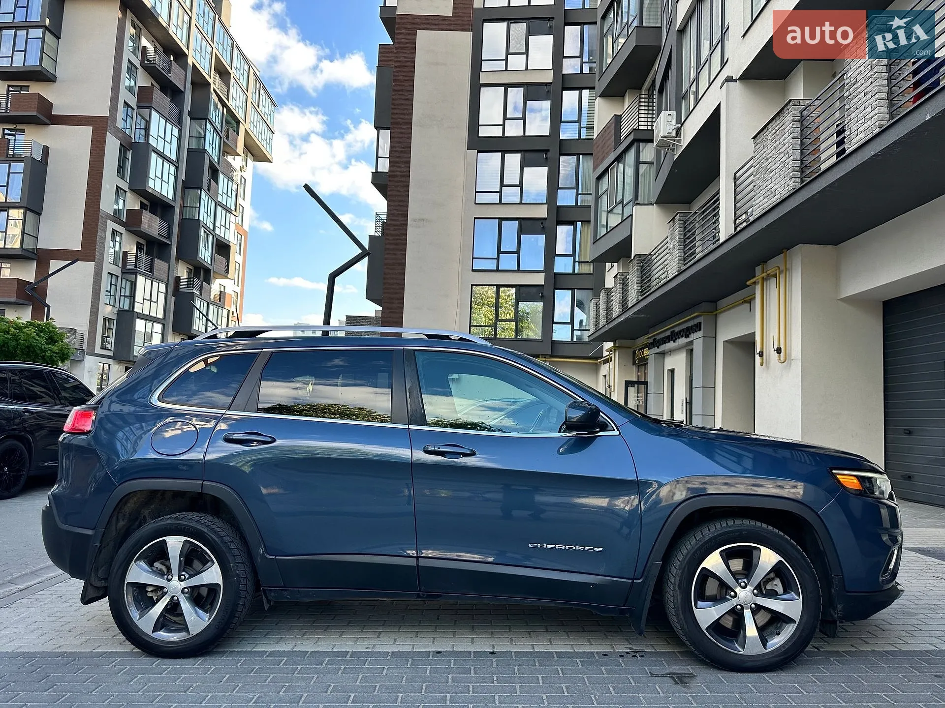 2019 Jeep Cherokee - мініатюра 5