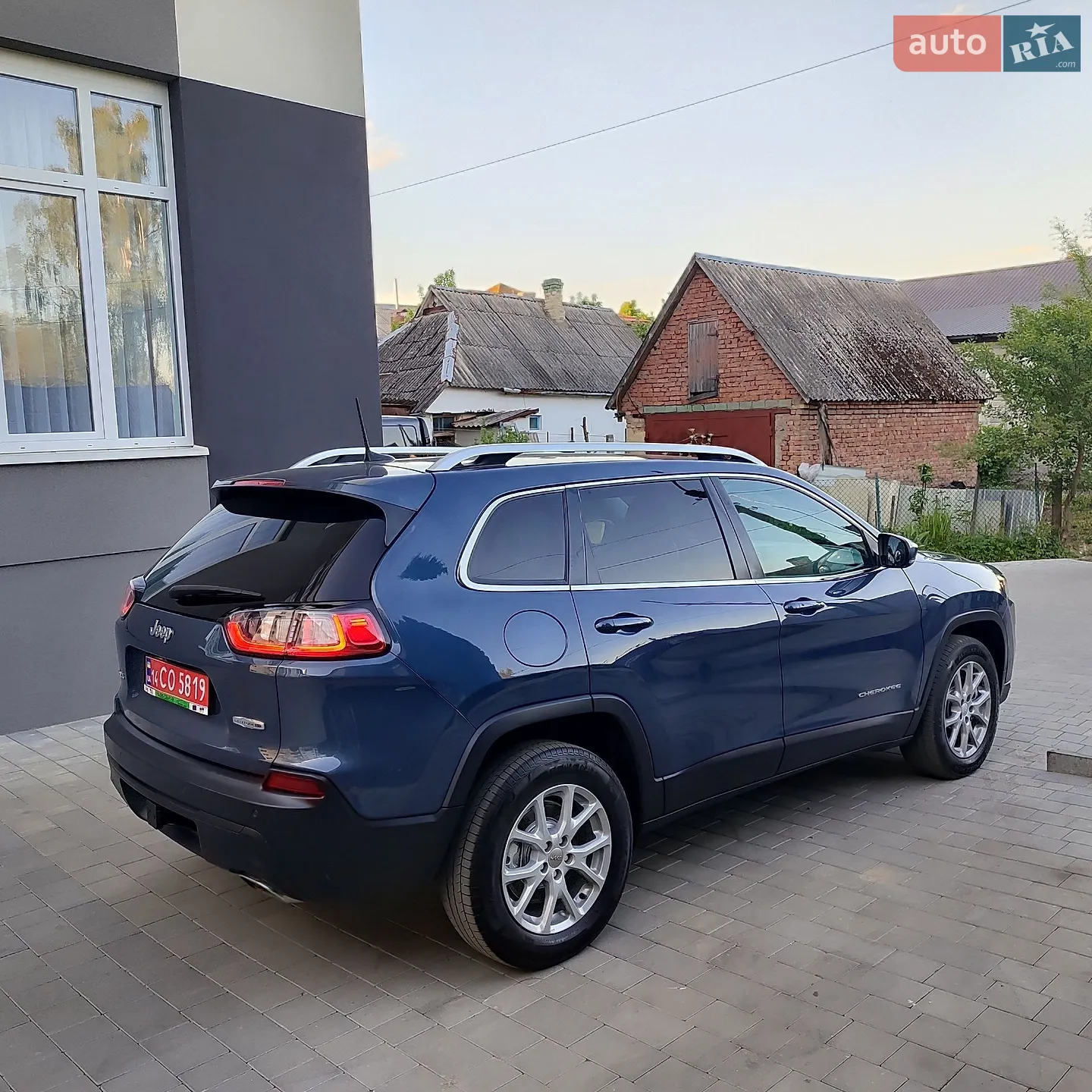 2019 Jeep Cherokee - мініатюра 8
