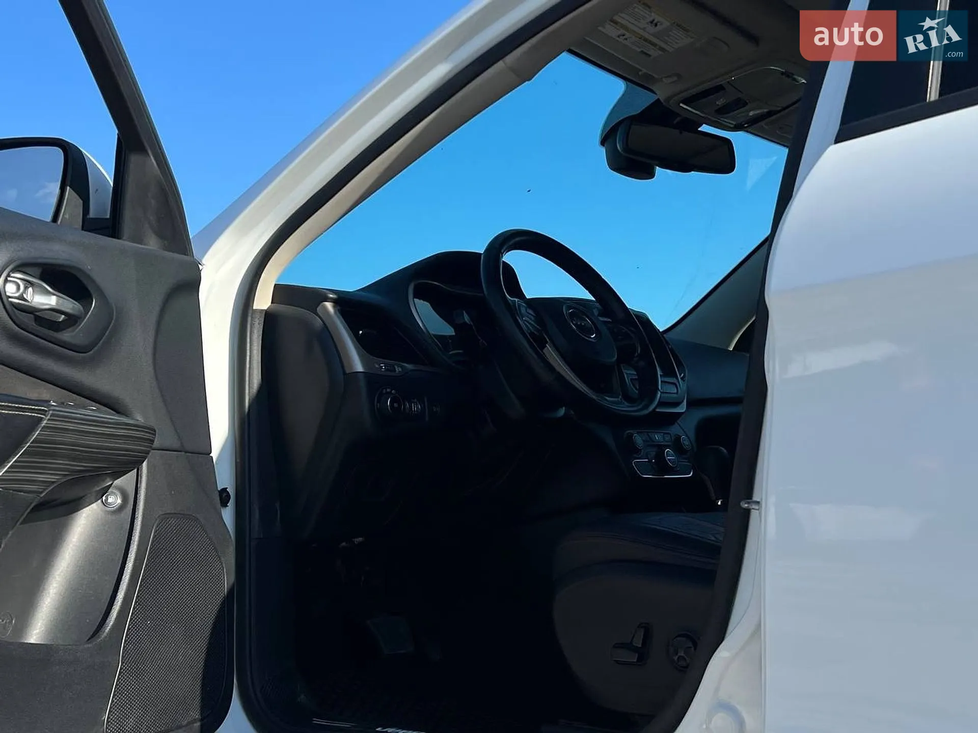 2016 Jeep Cherokee - мініатюра 15