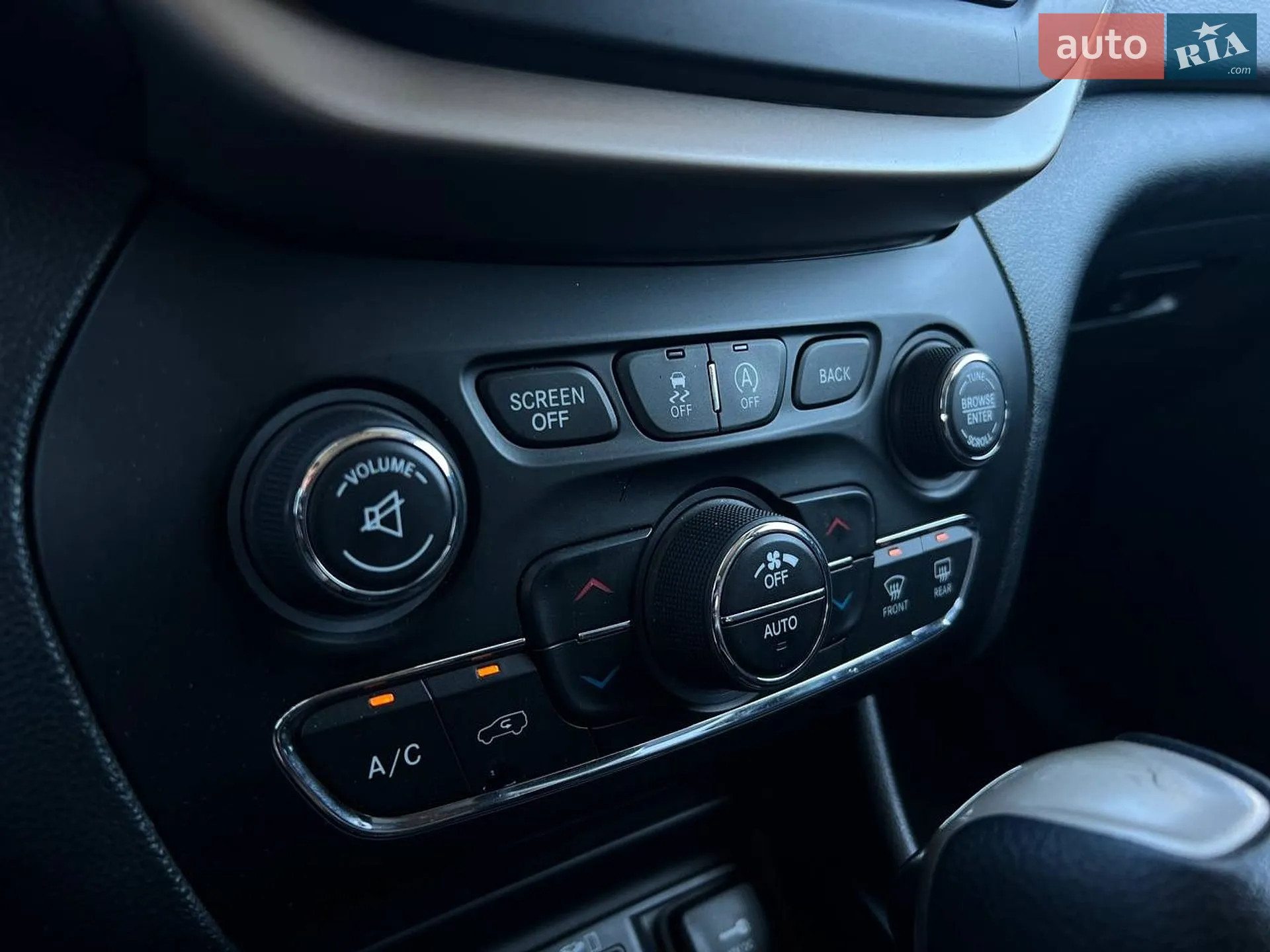 2016 Jeep Cherokee - мініатюра 23