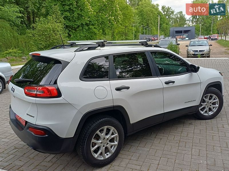 Внедорожник / Кроссовер Jeep Cherokee 2017 в Дрогобыче