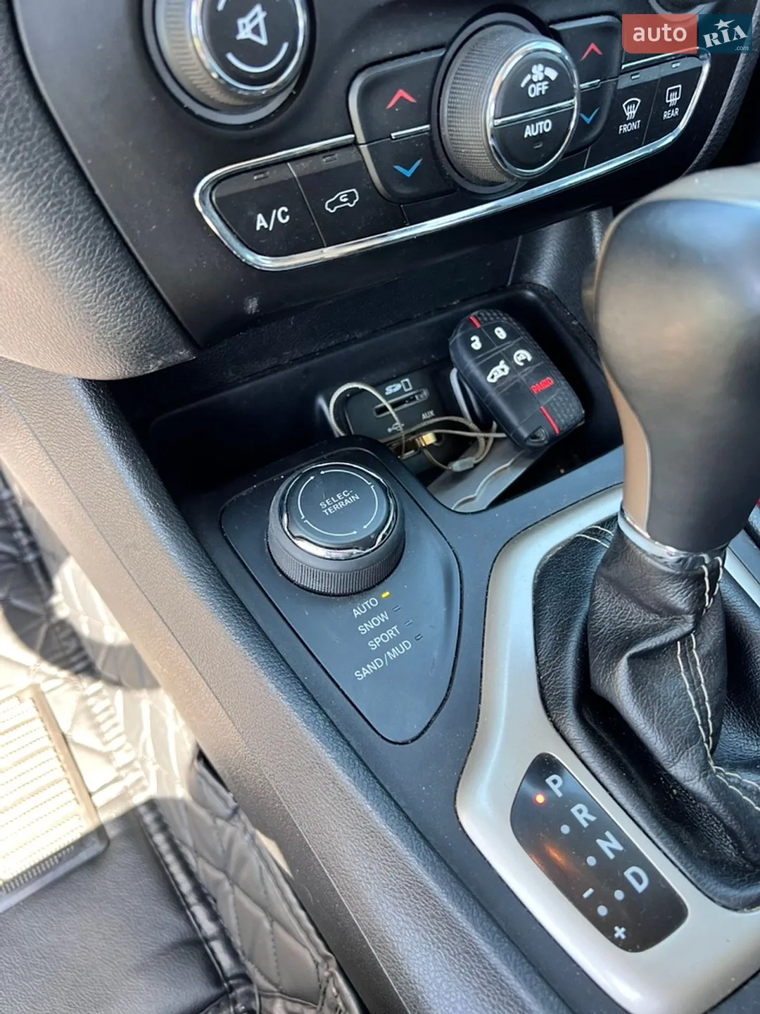 2017 Jeep Cherokee - мініатюра 15