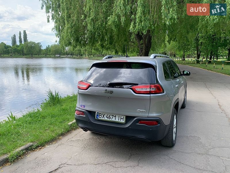 Внедорожник / Кроссовер Jeep Cherokee 2017 в Ровно