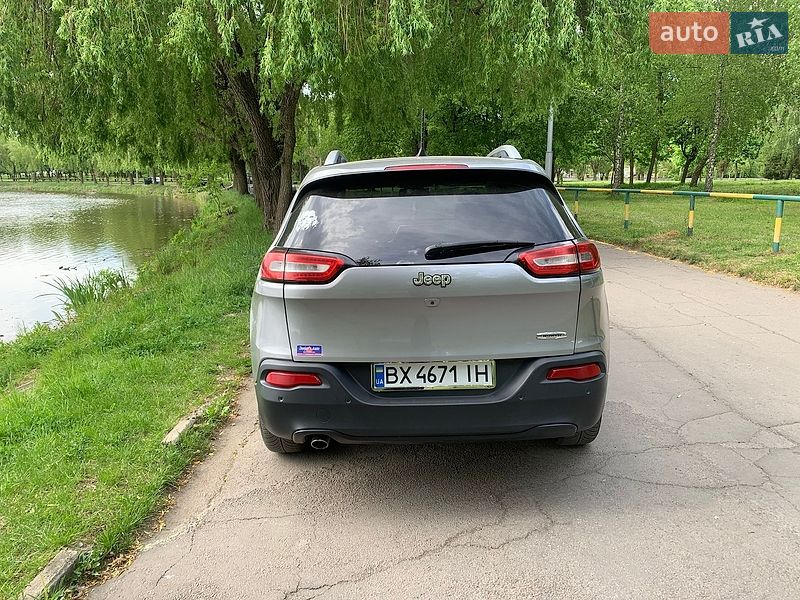 Внедорожник / Кроссовер Jeep Cherokee 2017 в Ровно