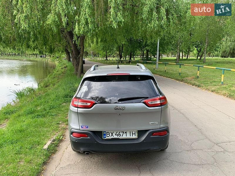 Внедорожник / Кроссовер Jeep Cherokee 2017 в Ровно