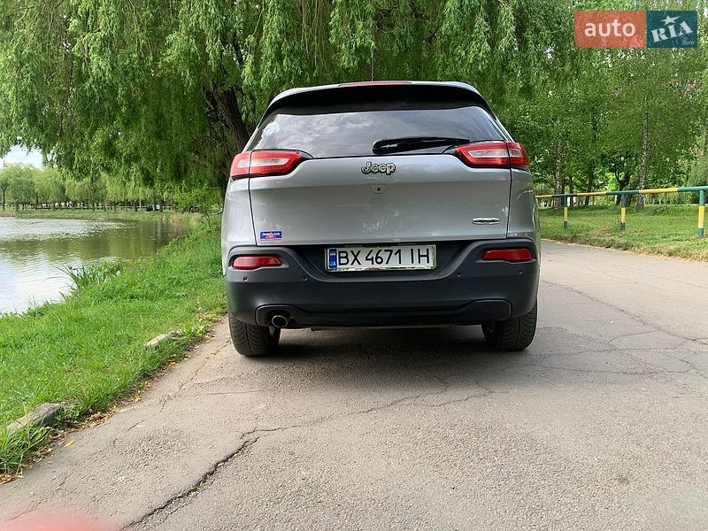 Внедорожник / Кроссовер Jeep Cherokee 2017 в Ровно
