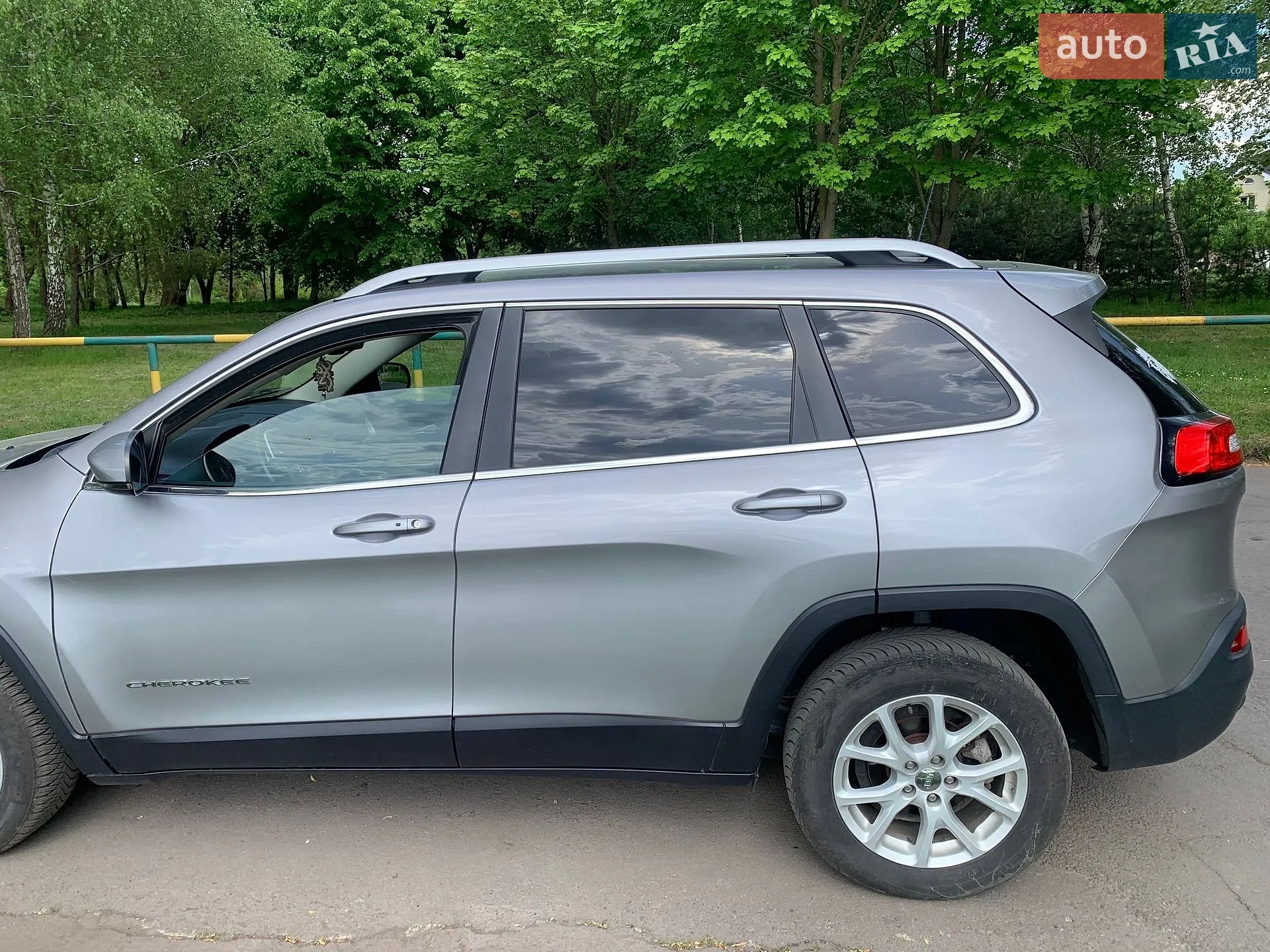 2017 Jeep Cherokee - мініатюра 19