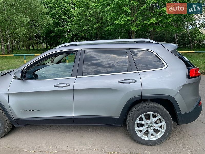 Внедорожник / Кроссовер Jeep Cherokee 2017 в Ровно