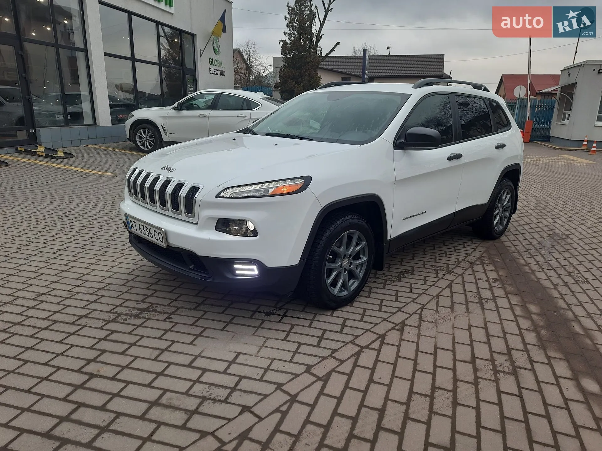 2016 Jeep Cherokee - мініатюра 2