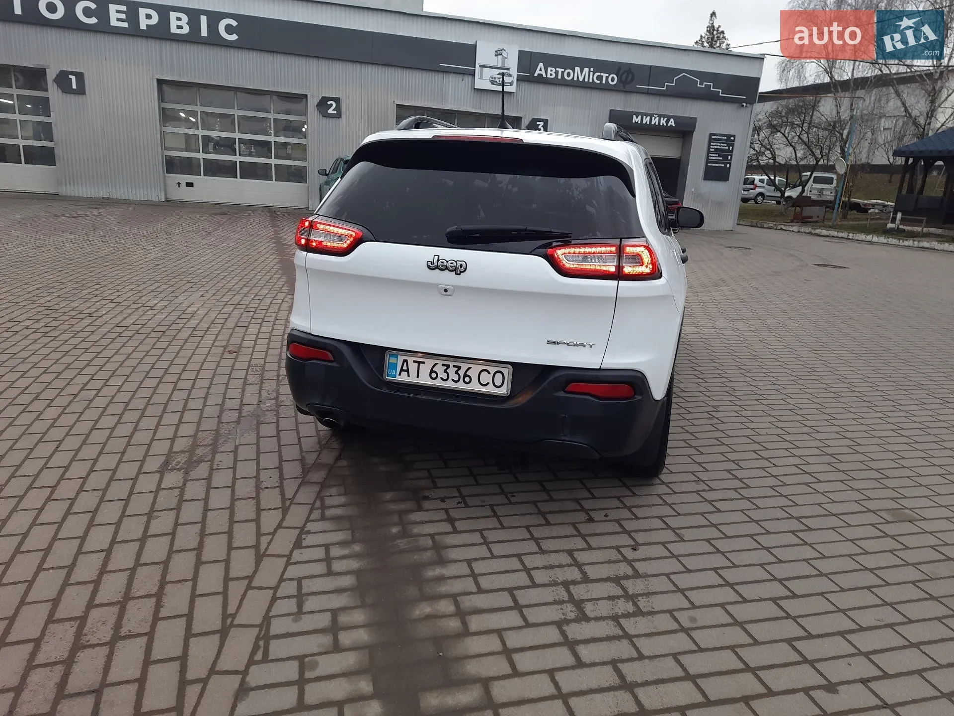 2016 Jeep Cherokee - мініатюра 10