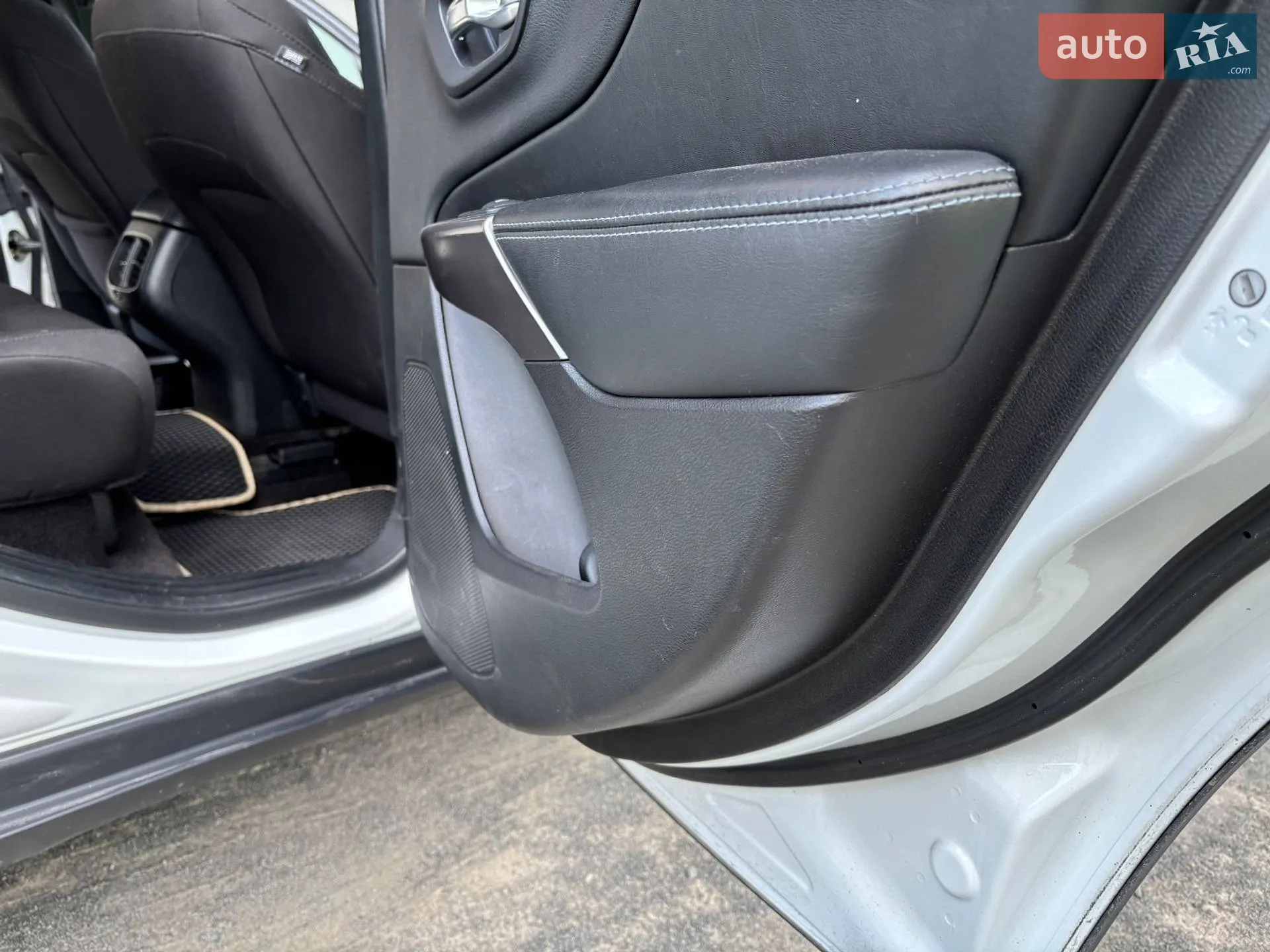 2018 Jeep Cherokee - мініатюра 28