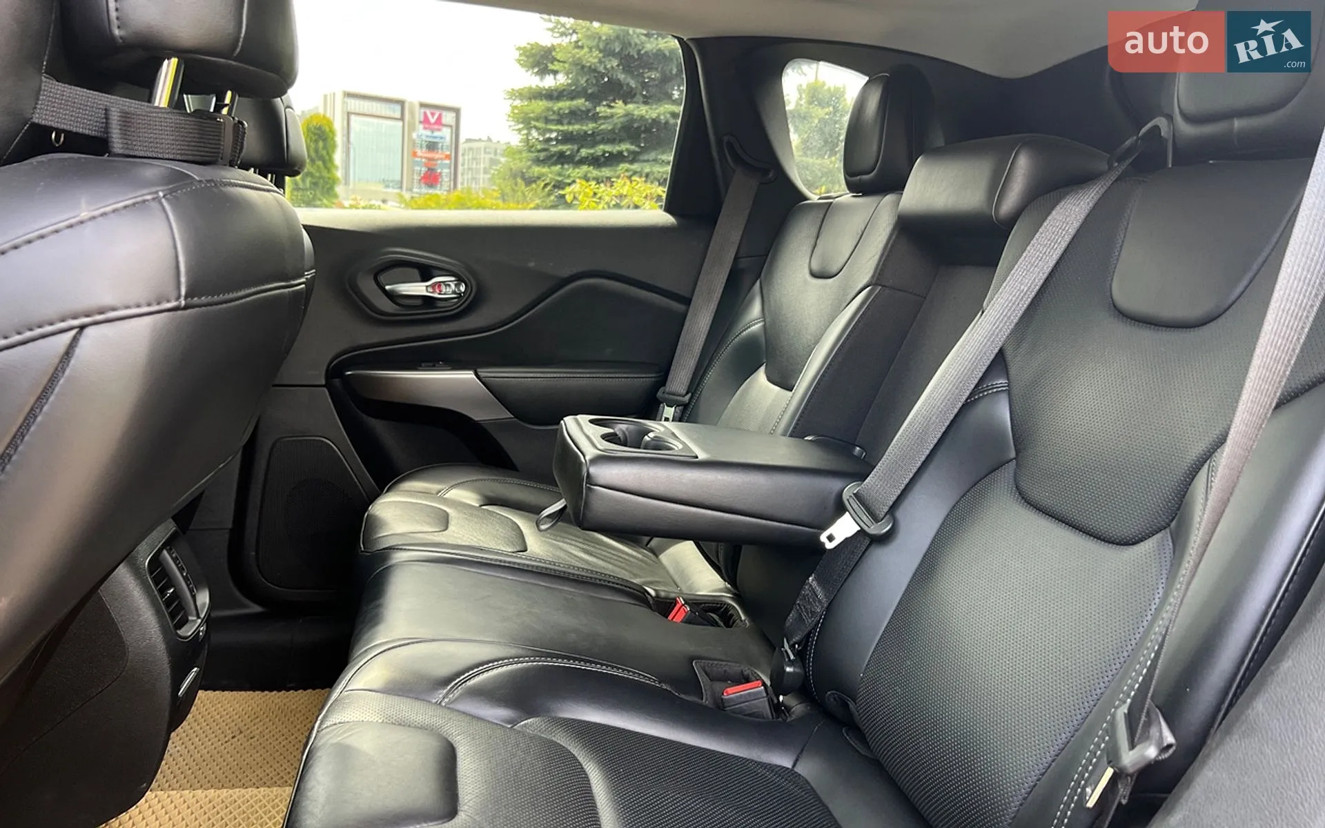 2019 Jeep Cherokee - мініатюра 25