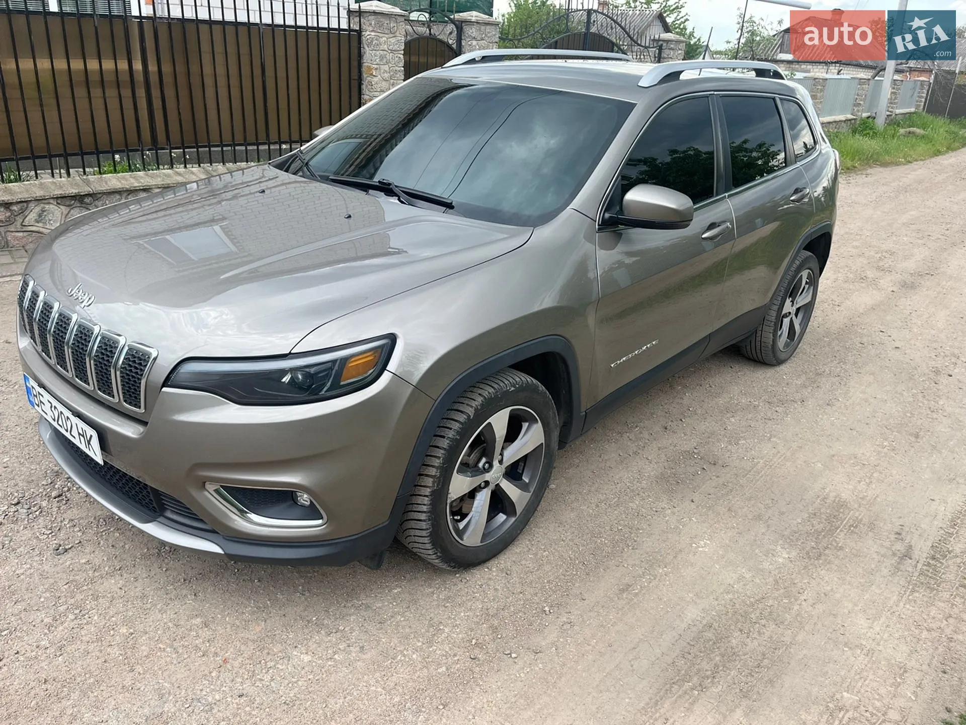 2019 Jeep Cherokee - фото 1