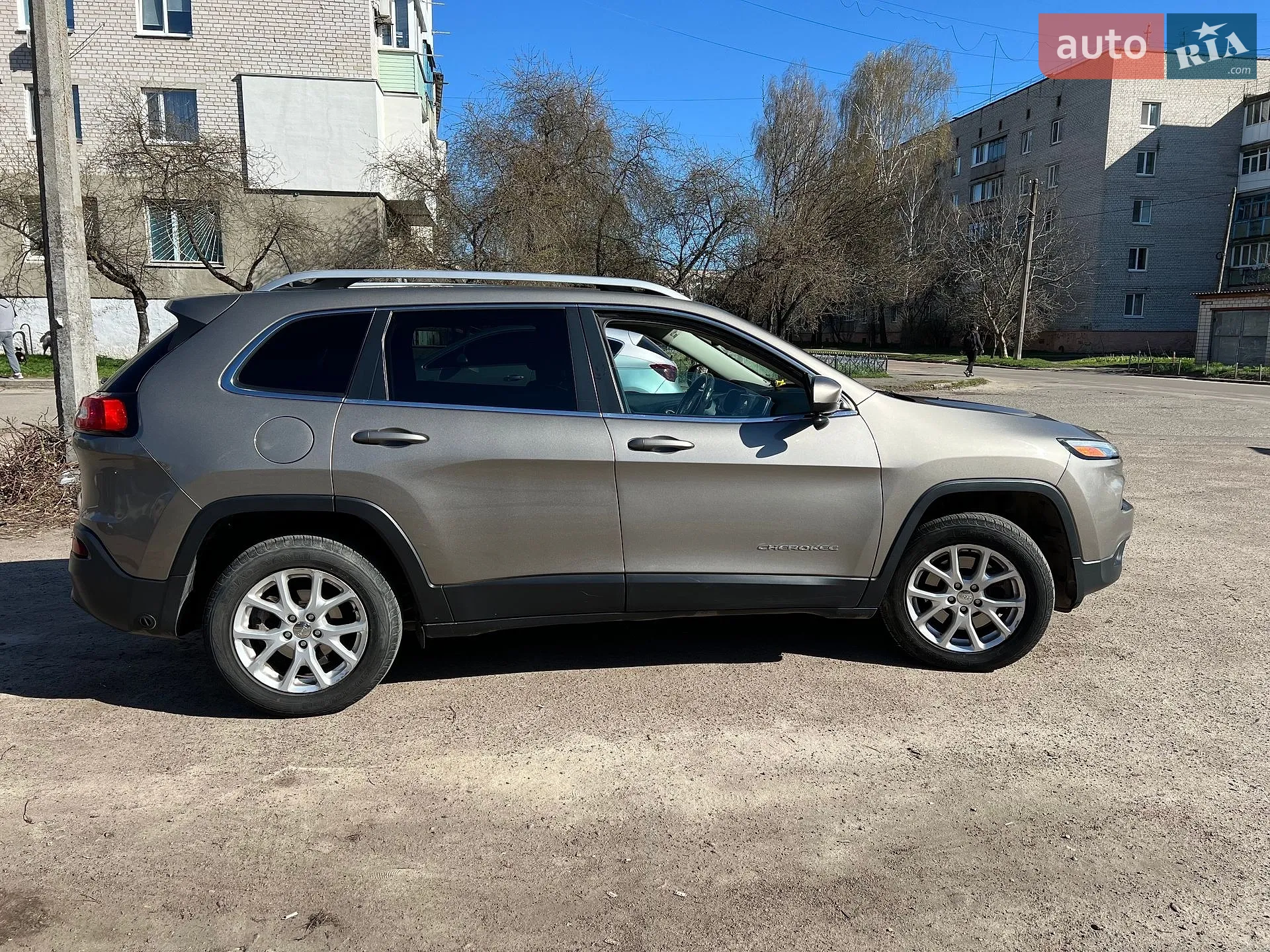 2016 Jeep Cherokee - мініатюра 2