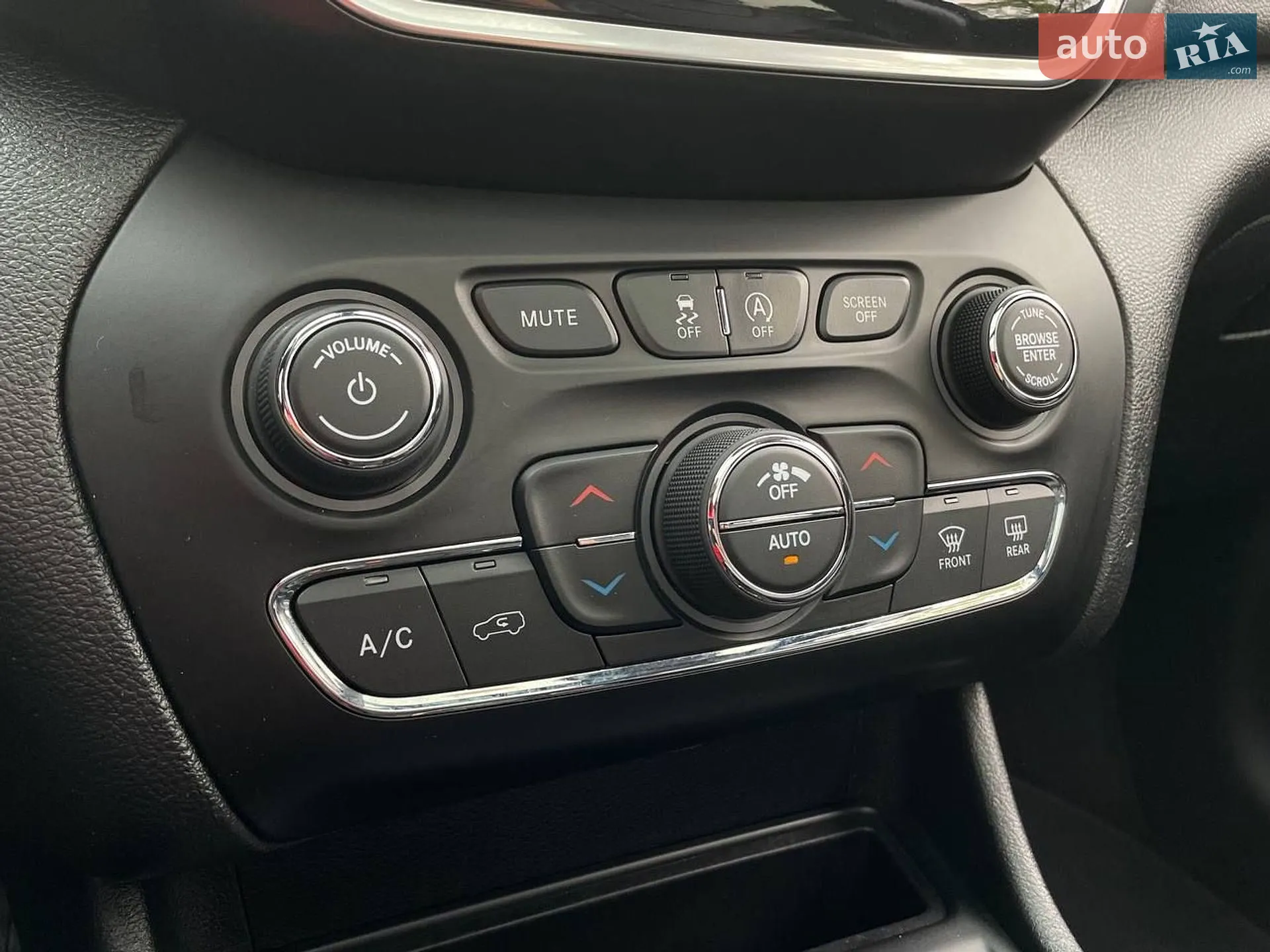 2018 Jeep Cherokee - мініатюра 18