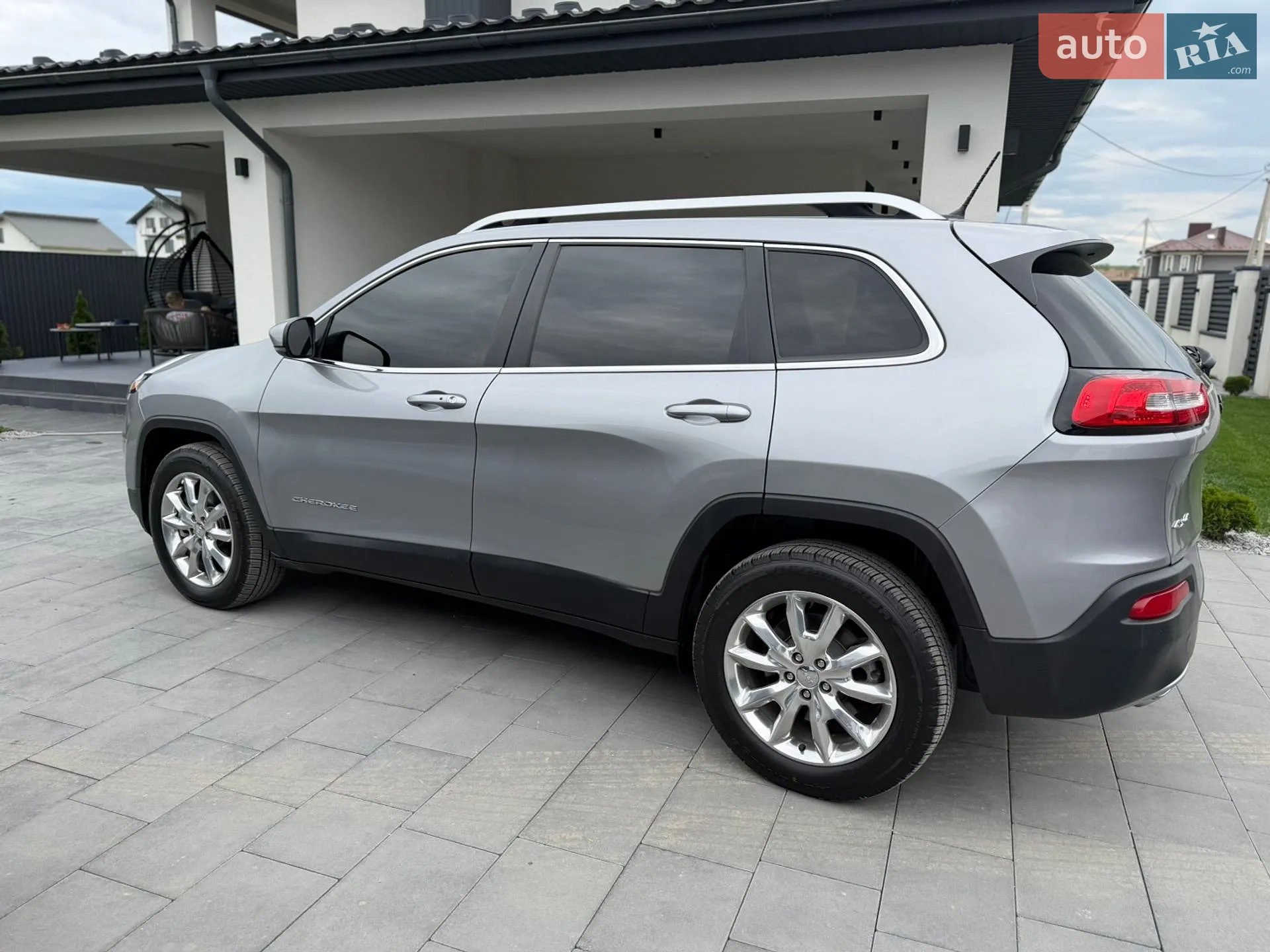 2016 Jeep Cherokee - мініатюра 11