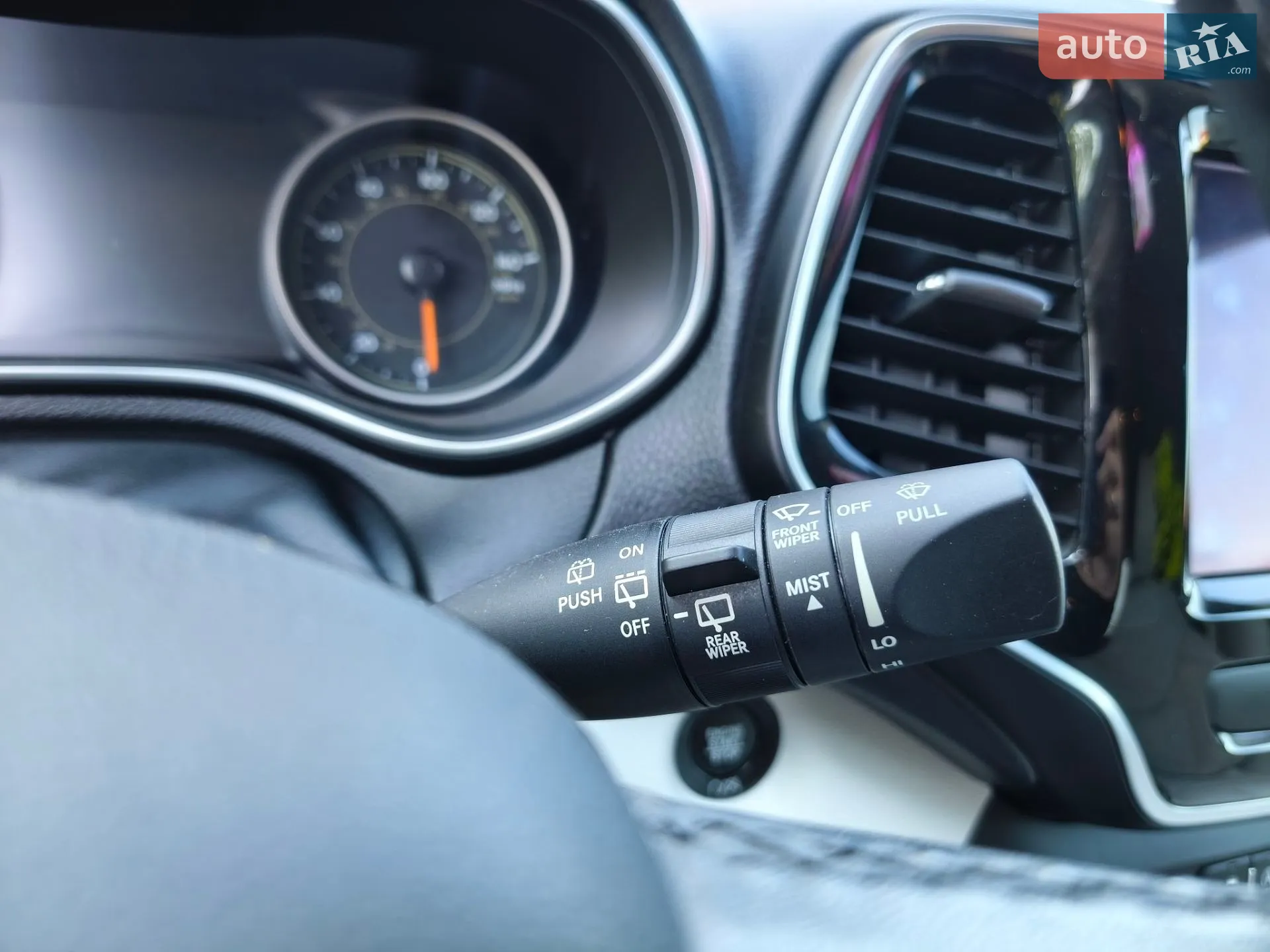 2019 Jeep Cherokee - мініатюра 23