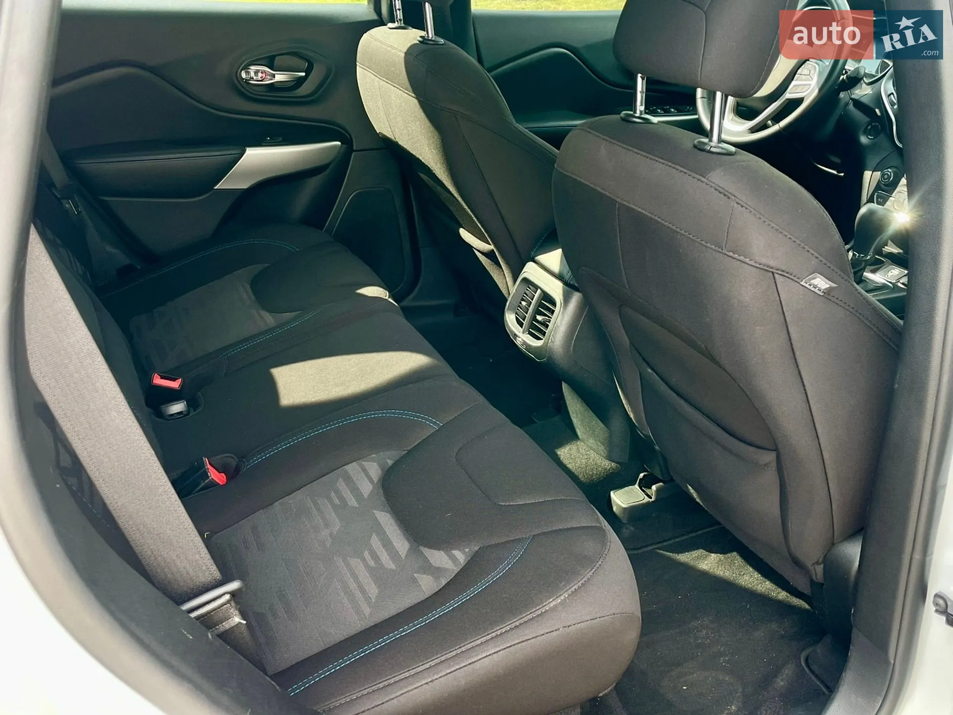 2019 Jeep Cherokee - мініатюра 10
