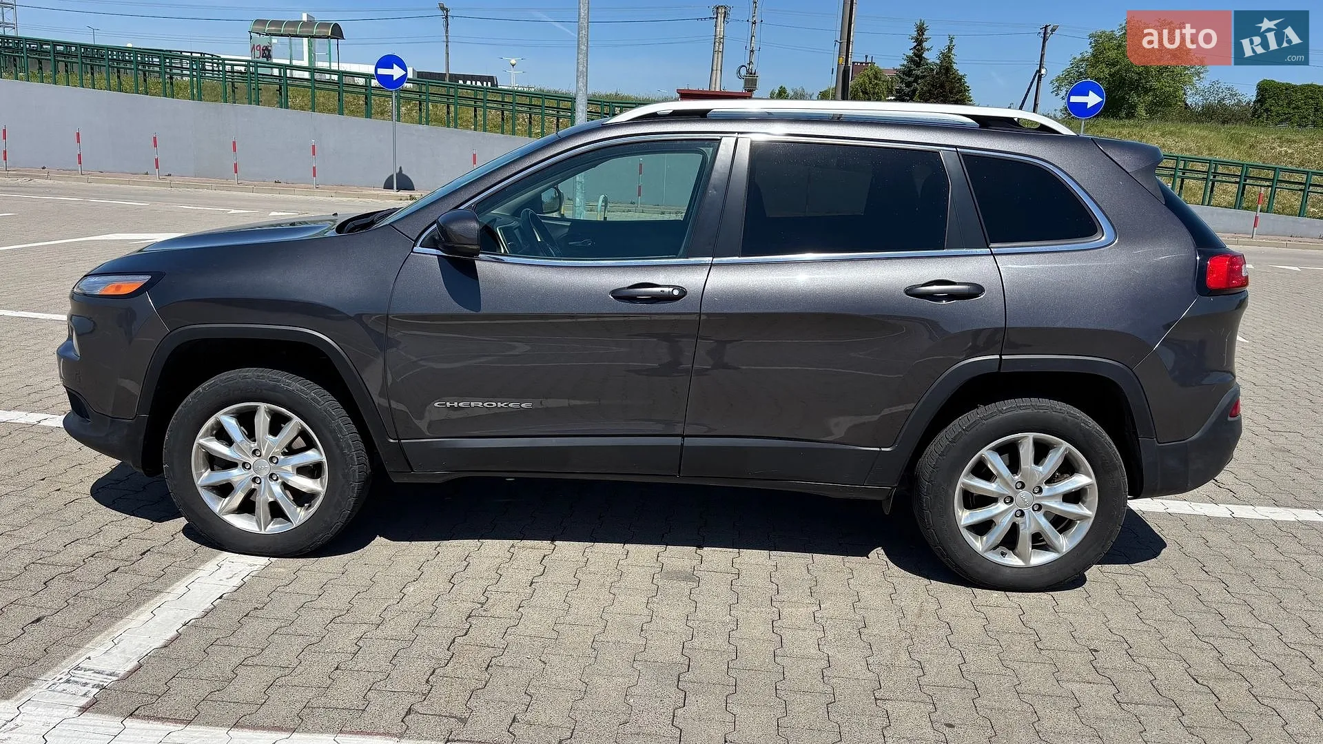 2017 Jeep Cherokee - мініатюра 4