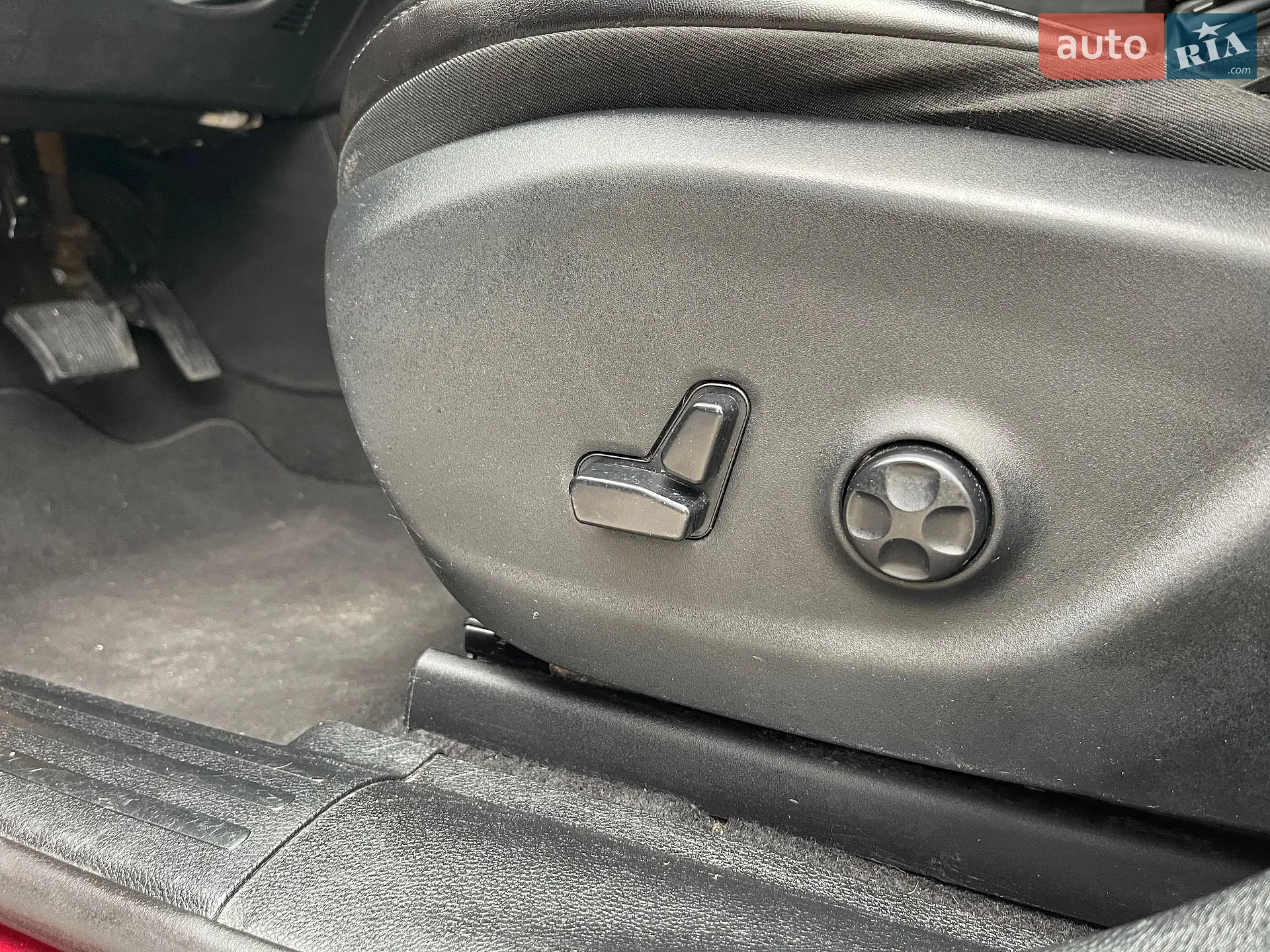 2019 Jeep Cherokee - мініатюра 29
