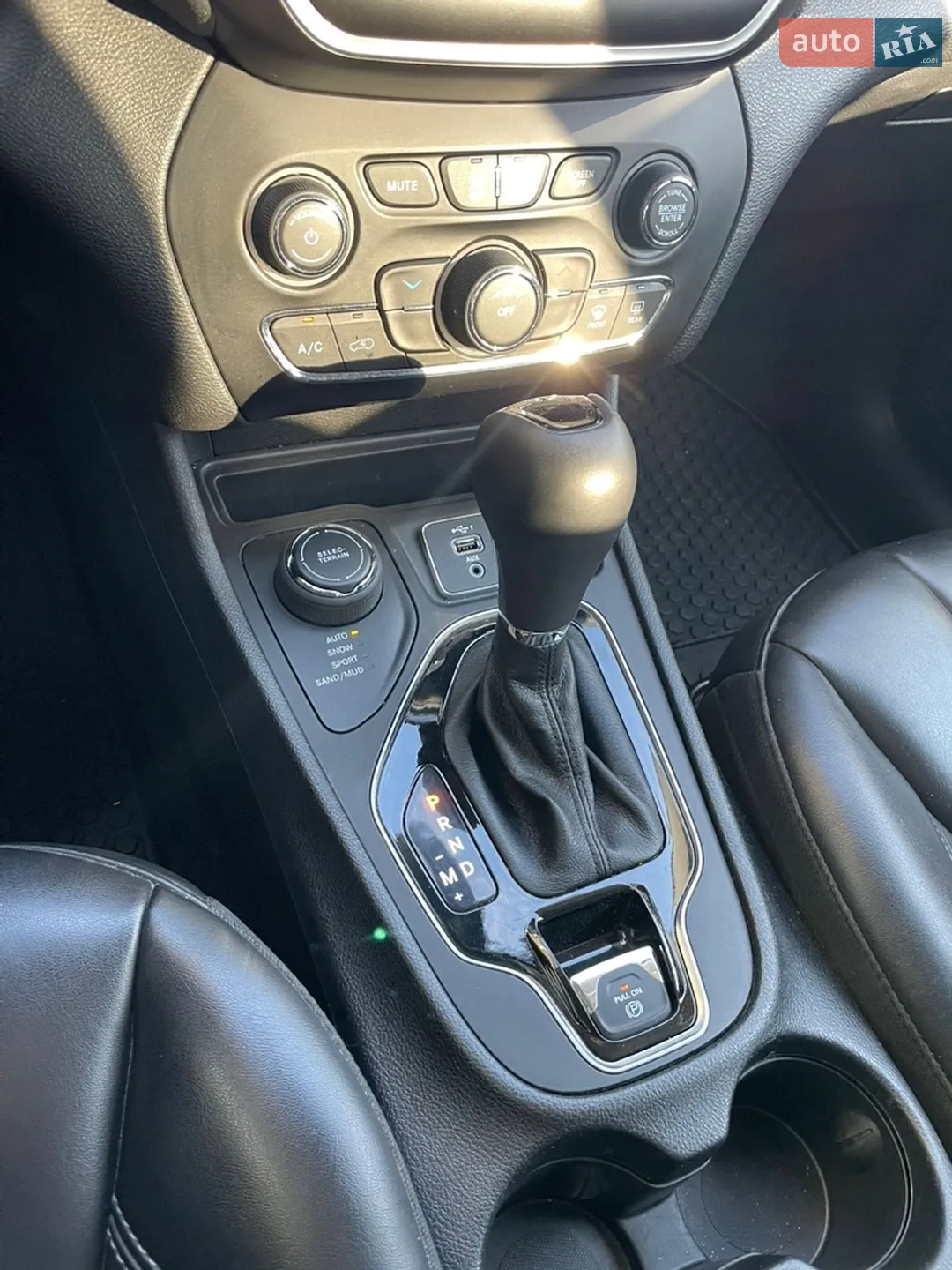 2021 Jeep Cherokee - мініатюра 27