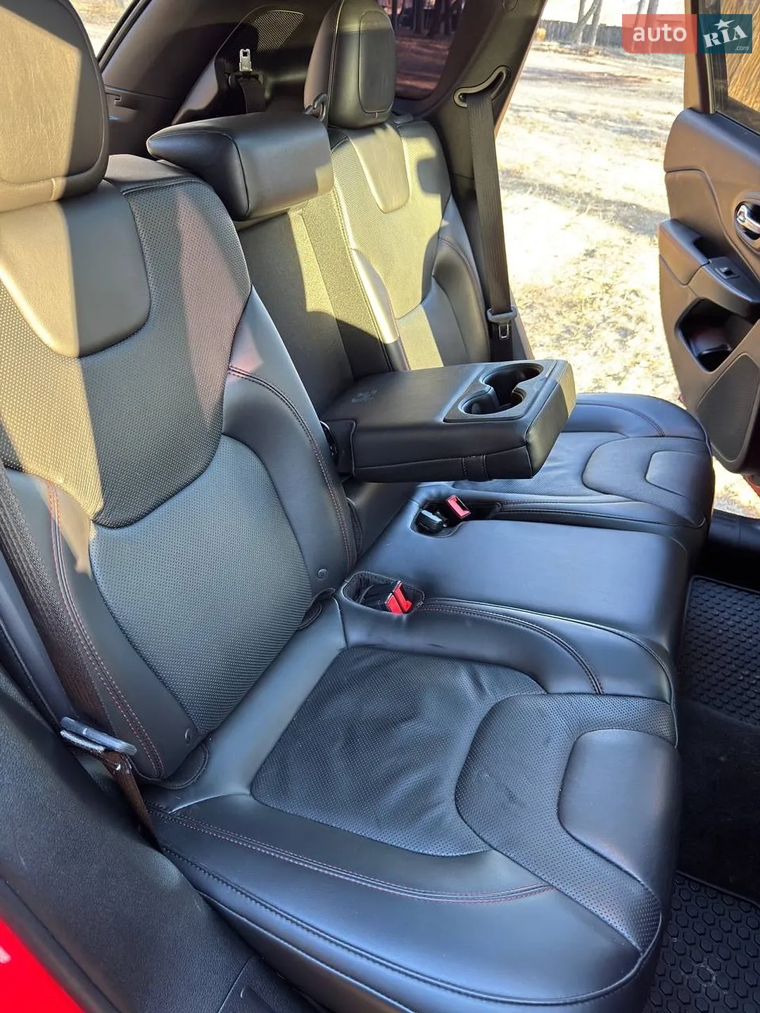 2018 Jeep Cherokee - мініатюра 14