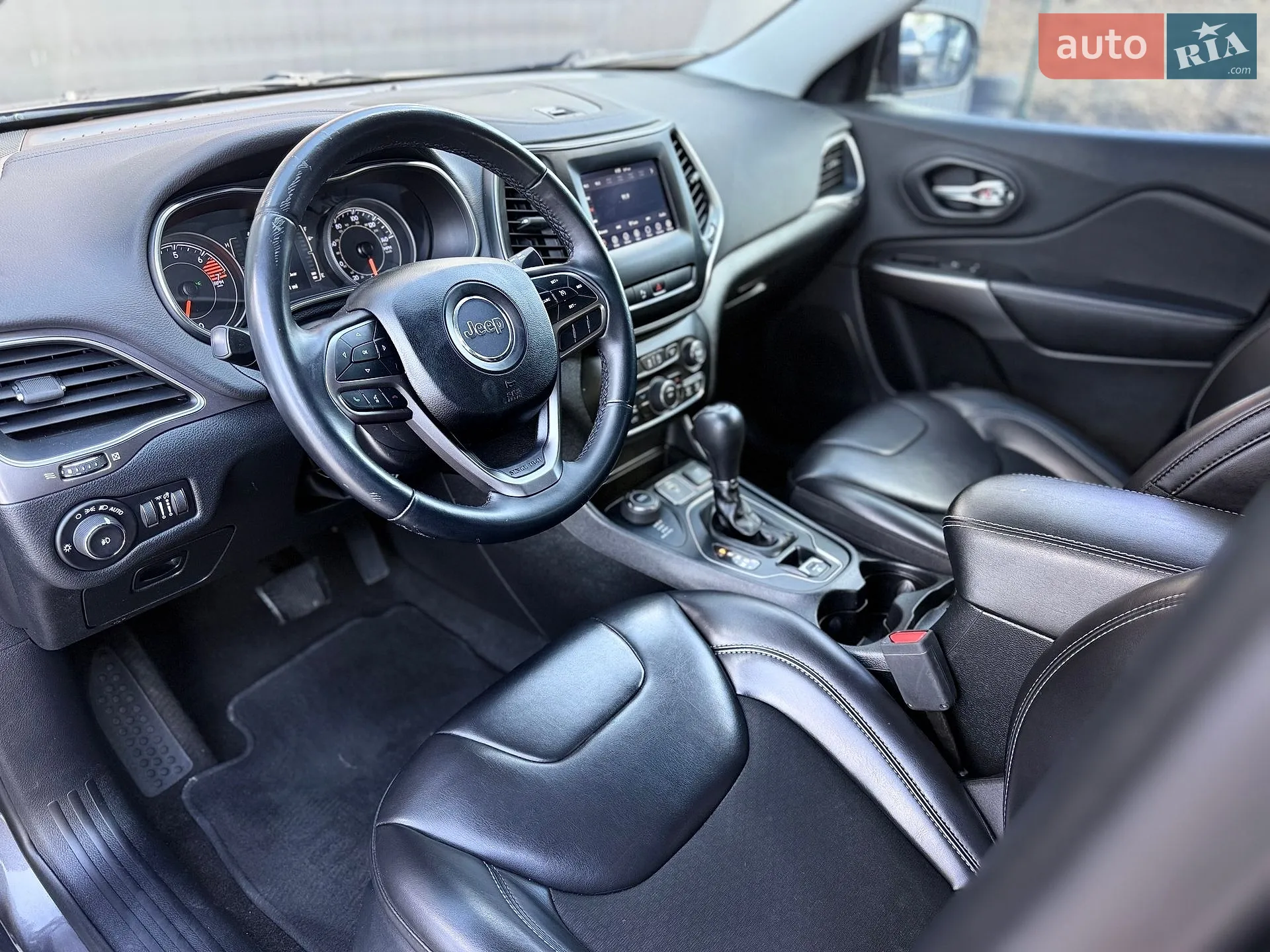 2019 Jeep Cherokee - мініатюра 27