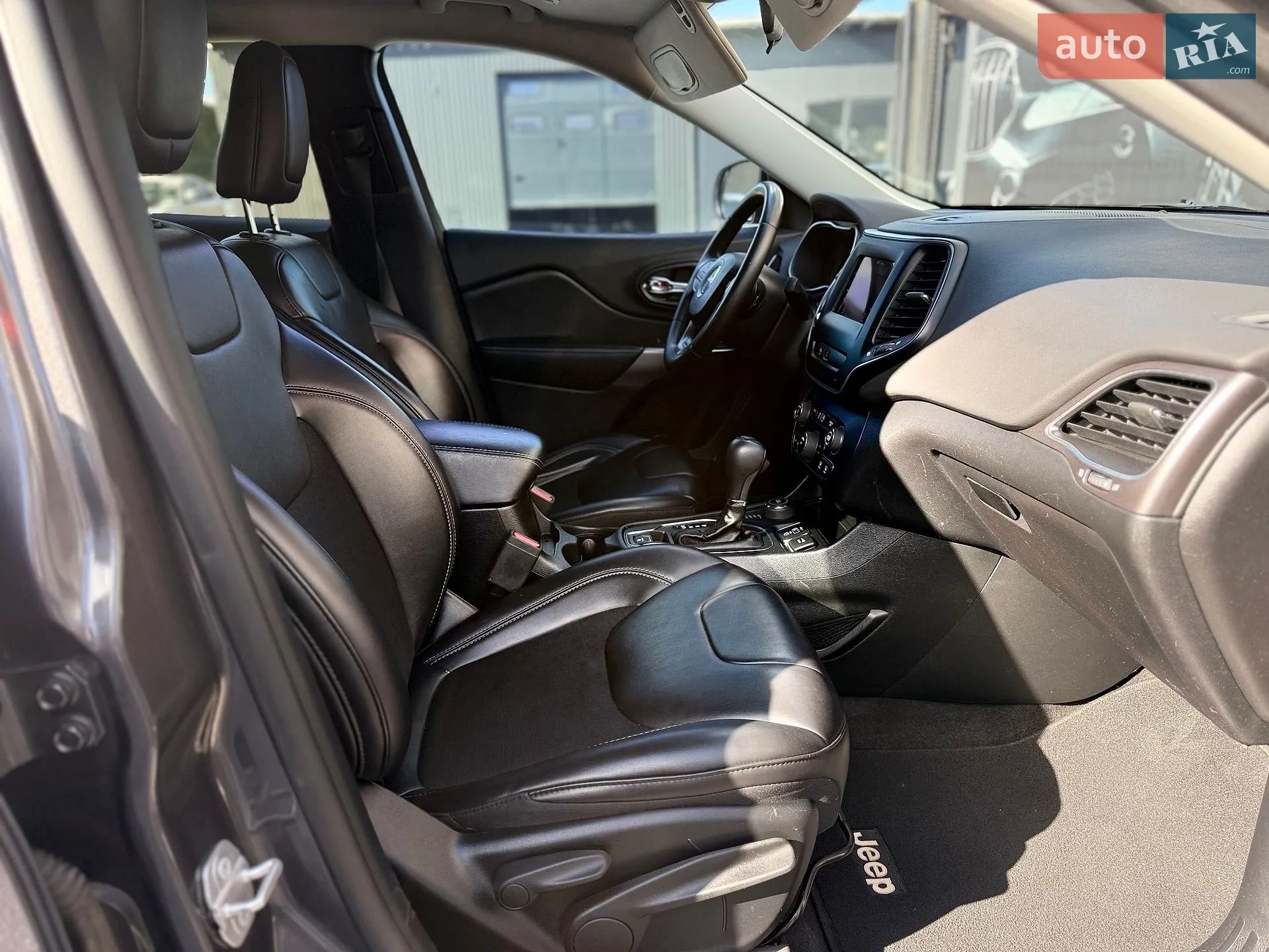 2019 Jeep Cherokee - мініатюра 45
