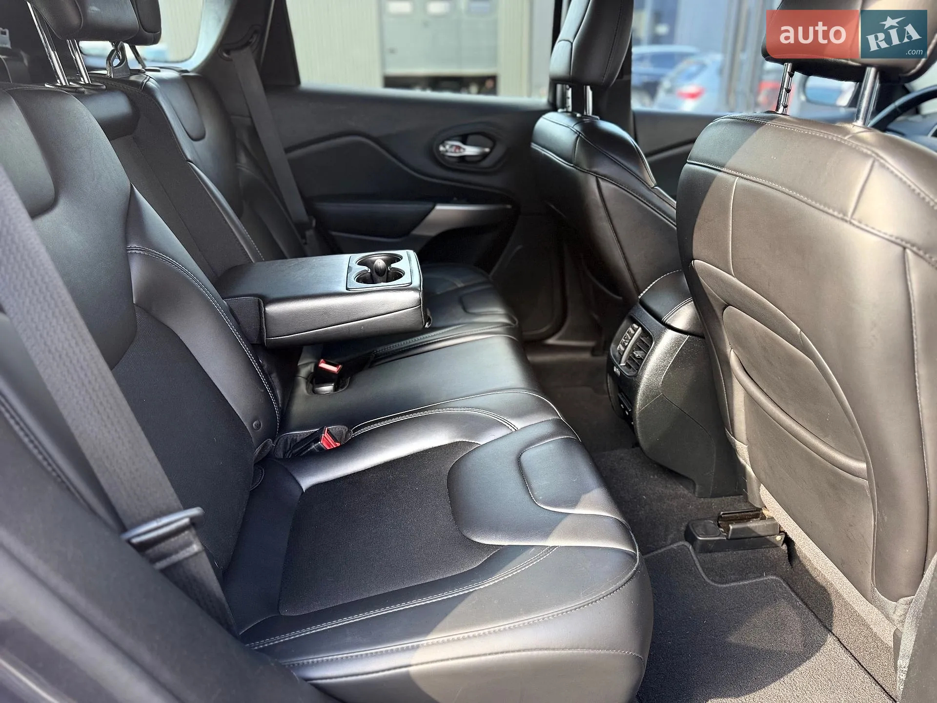 2019 Jeep Cherokee - мініатюра 54
