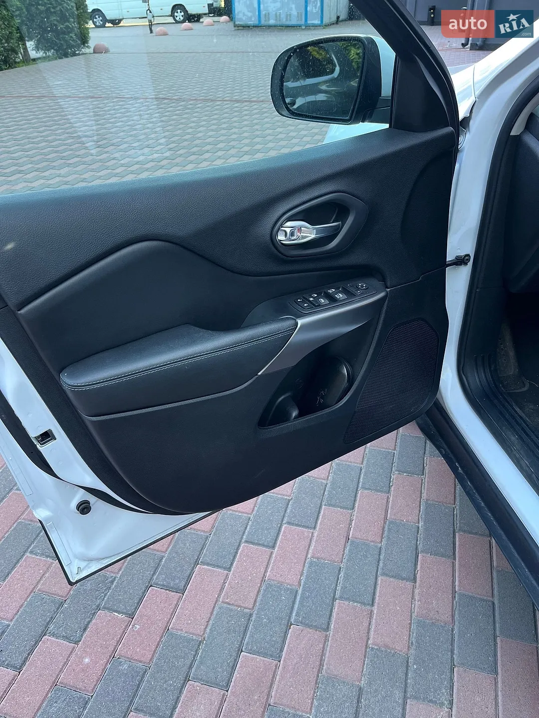 2019 Jeep Cherokee - мініатюра 8
