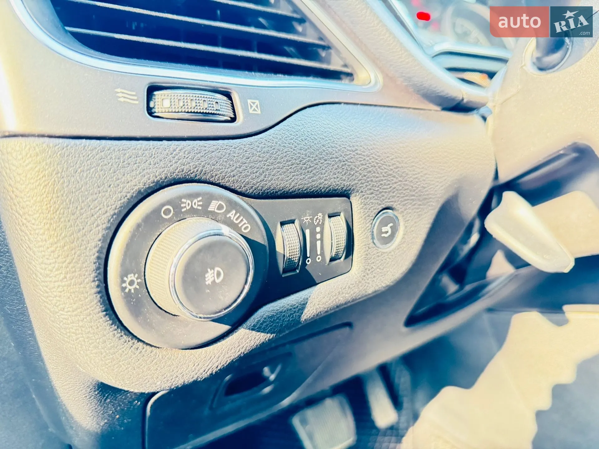 2020 Jeep Cherokee - мініатюра 10
