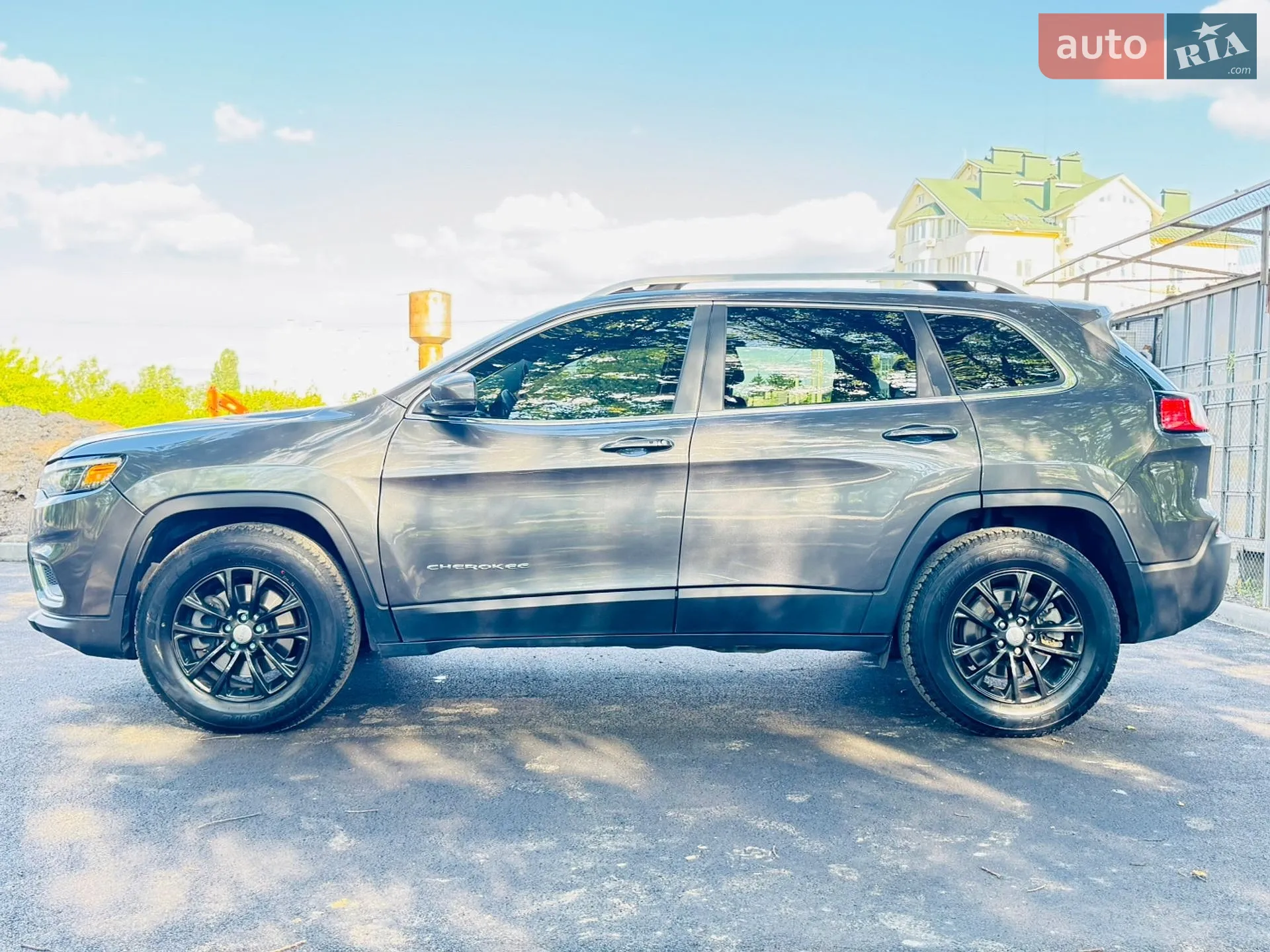 2020 Jeep Cherokee - мініатюра 17