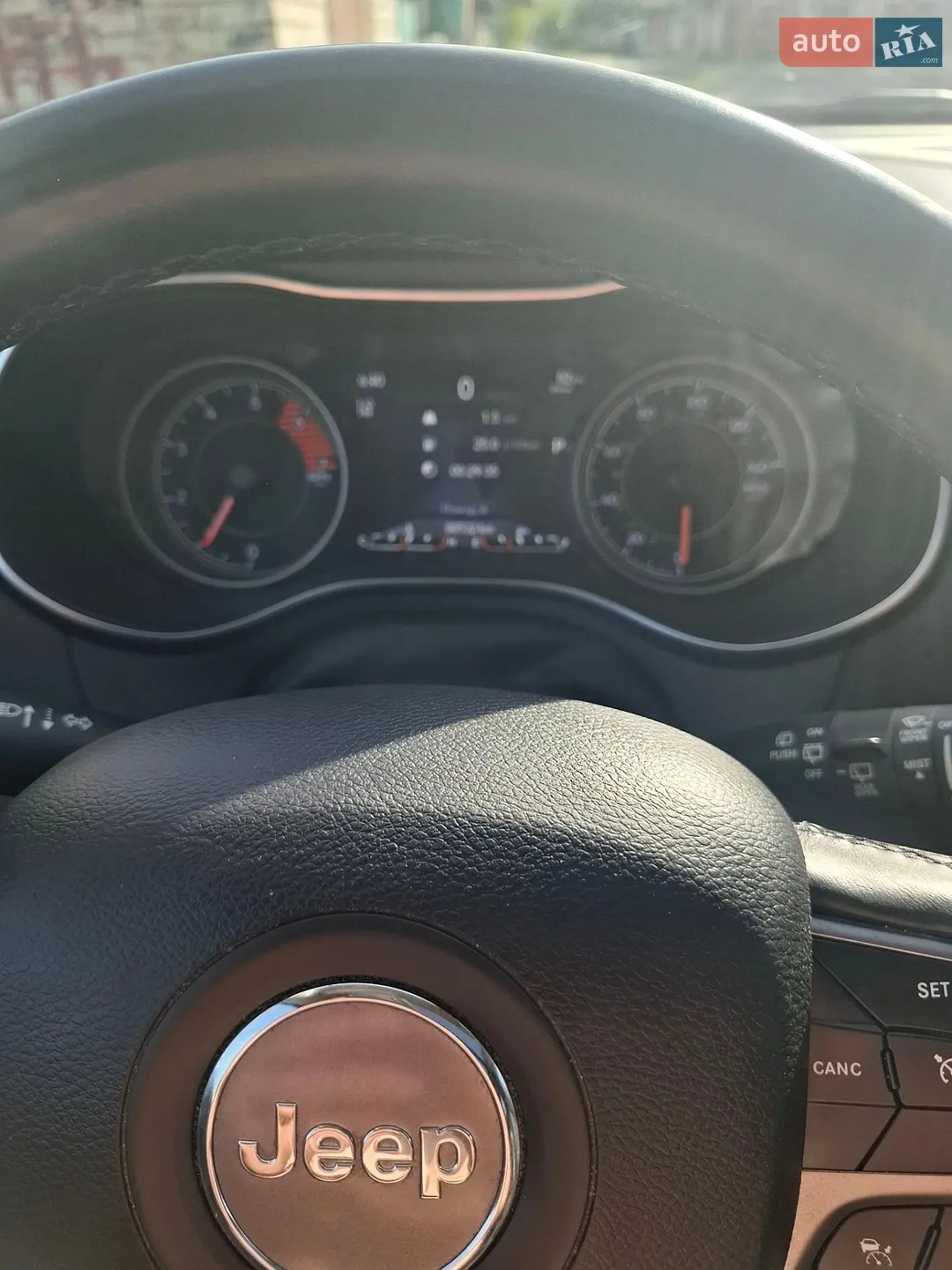 2019 Jeep Cherokee - мініатюра 21