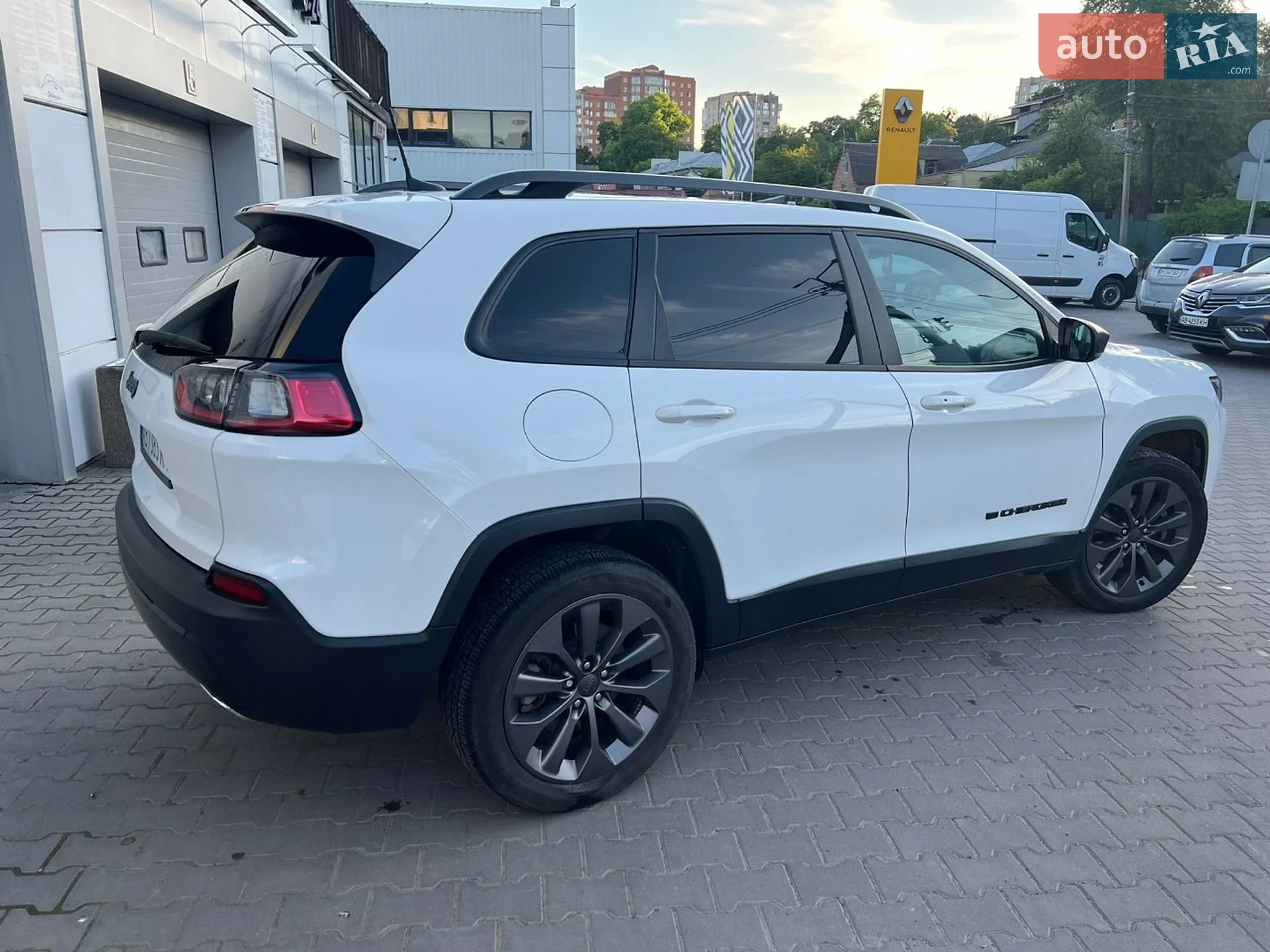 2021 Jeep Cherokee - мініатюра 5