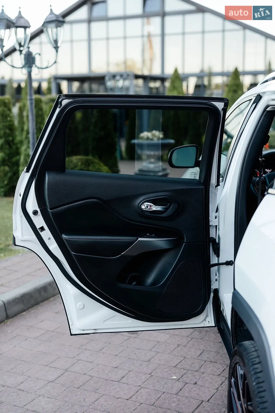 2019 Jeep Cherokee - мініатюра 61