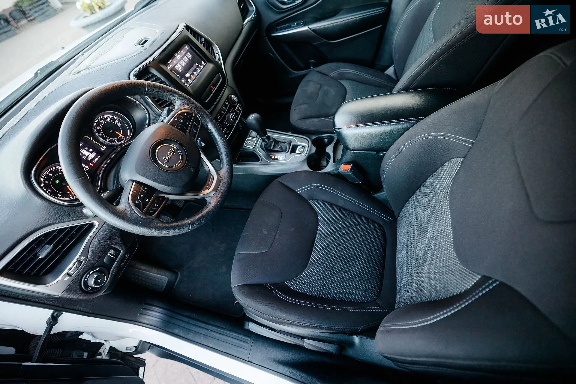 2019 Jeep Cherokee - мініатюра 31
