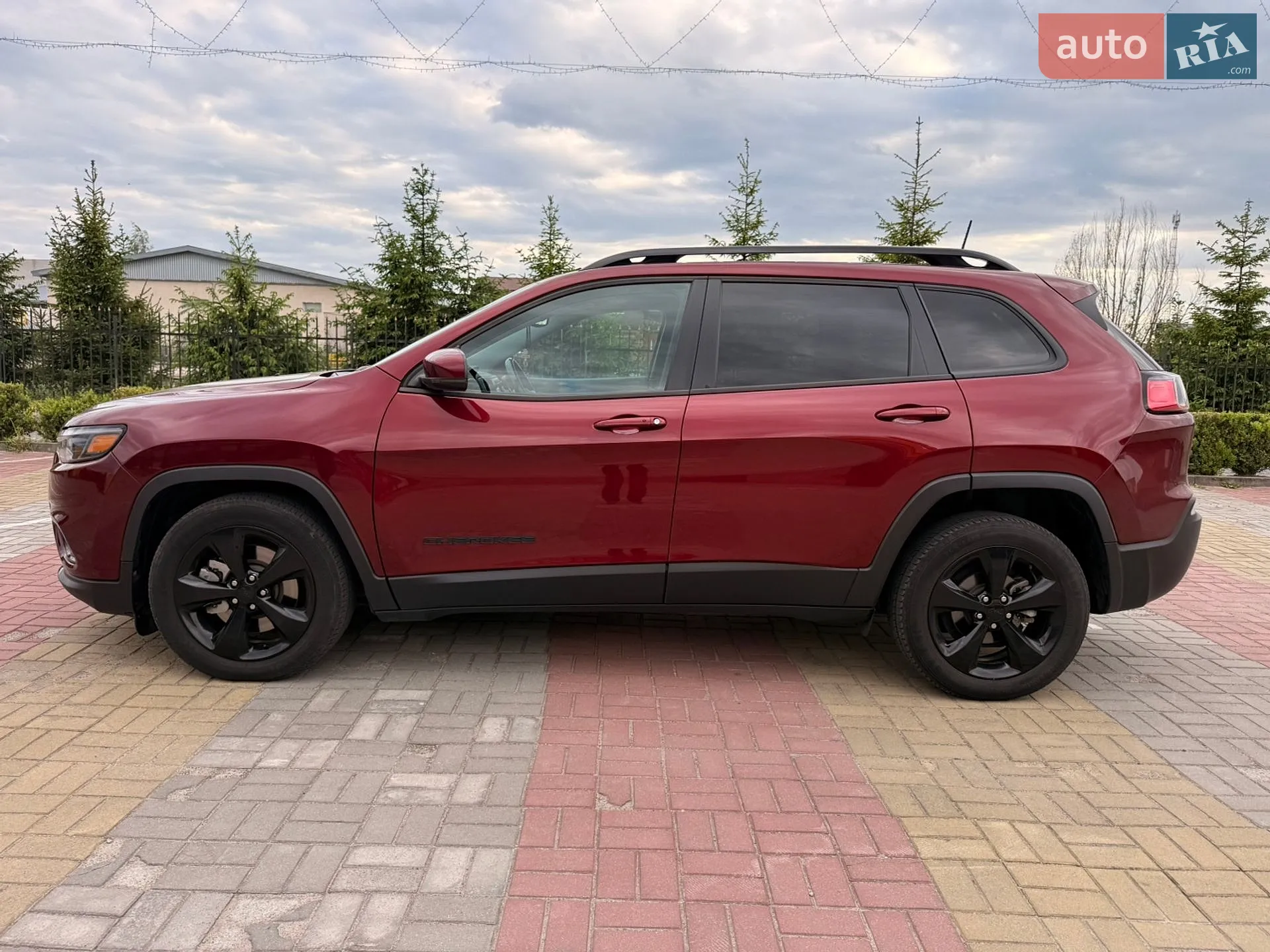 2020 Jeep Cherokee - мініатюра 4