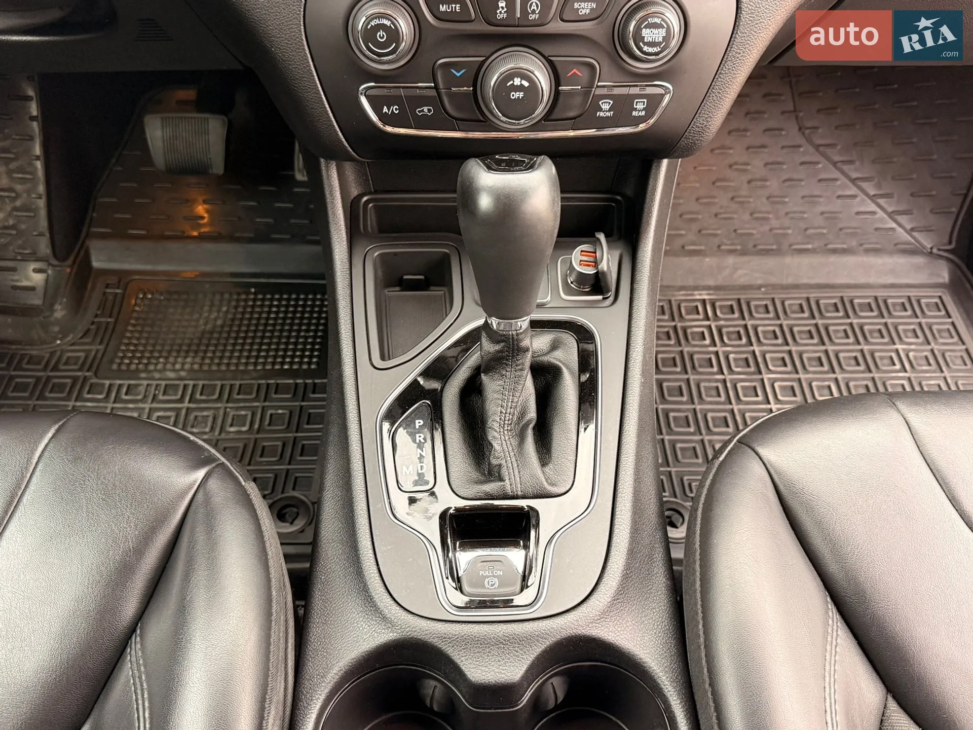 2020 Jeep Cherokee - мініатюра 21