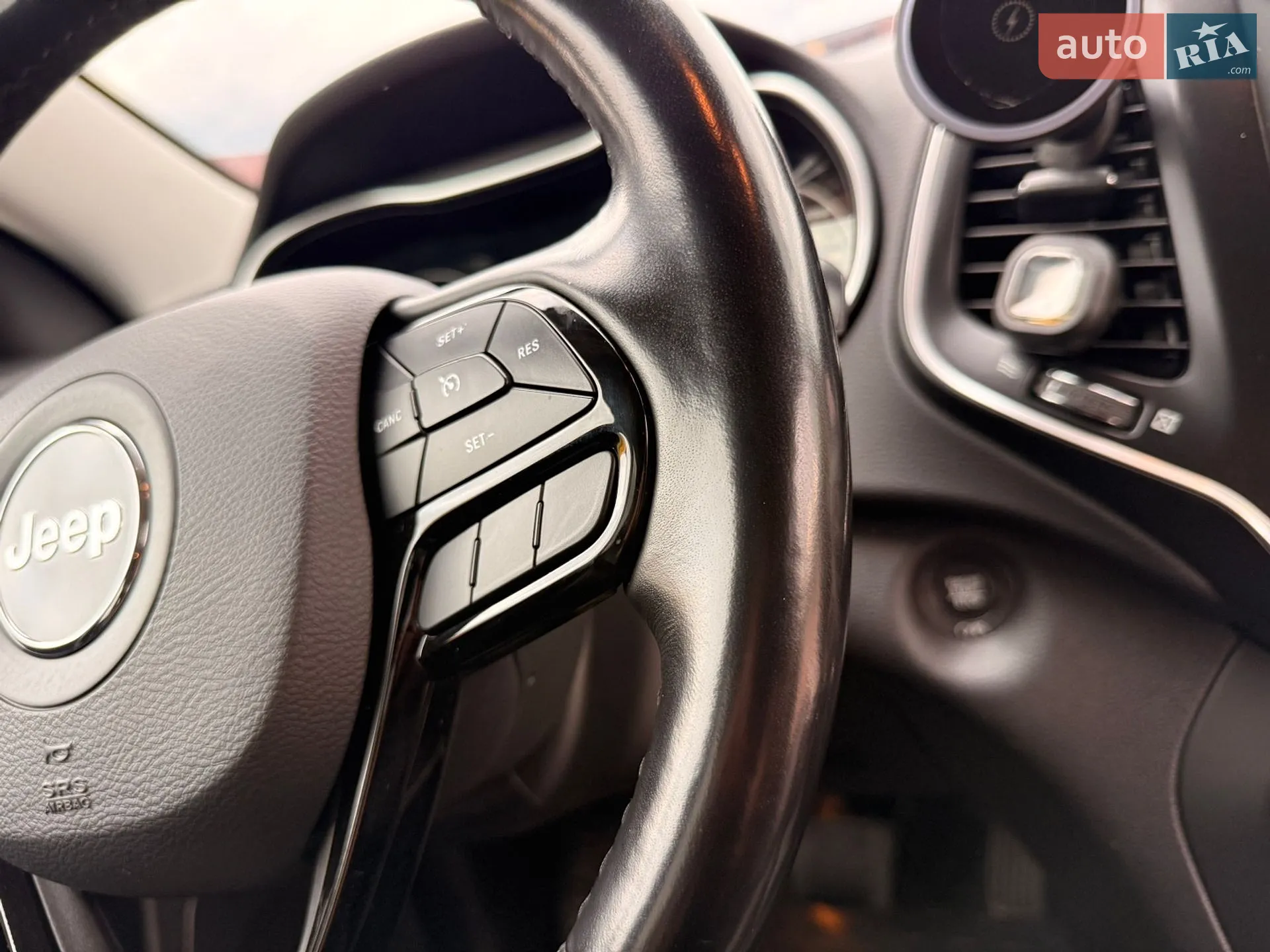 2020 Jeep Cherokee - мініатюра 23