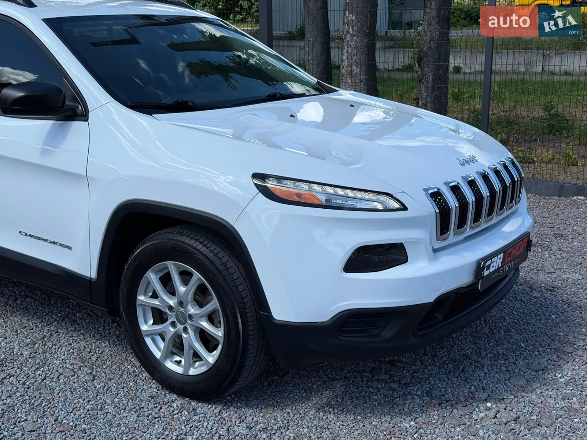 2017 Jeep Cherokee - мініатюра 23