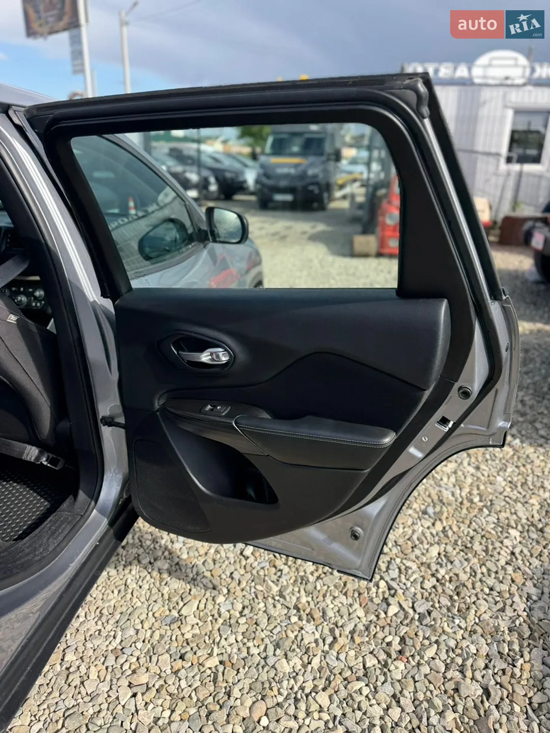 2014 Jeep Cherokee - мініатюра 28