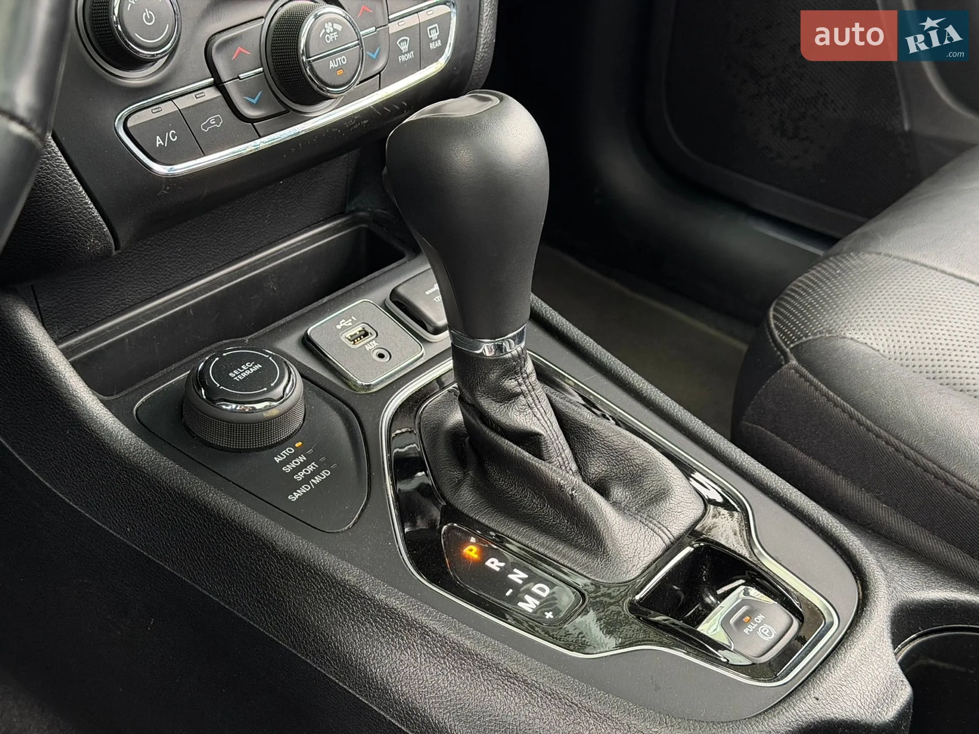2019 Jeep Cherokee - мініатюра 24