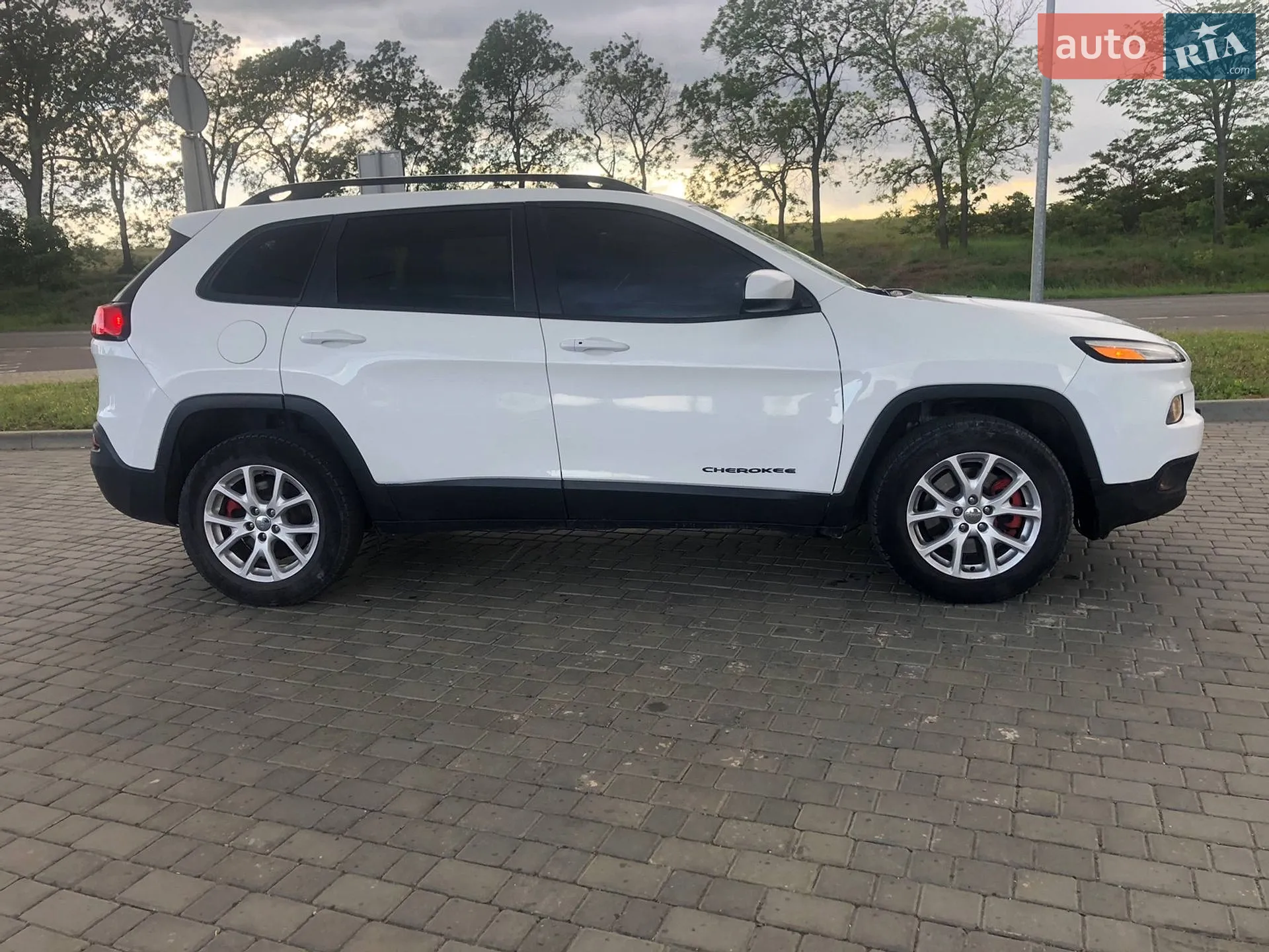 2015 Jeep Cherokee - мініатюра 3