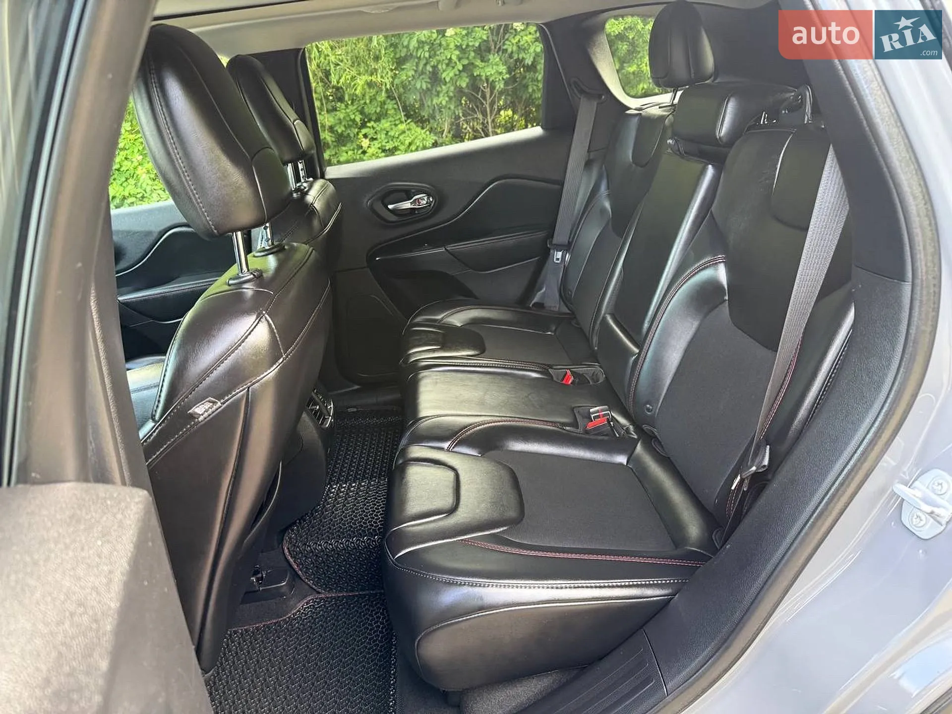 2019 Jeep Cherokee - мініатюра 23